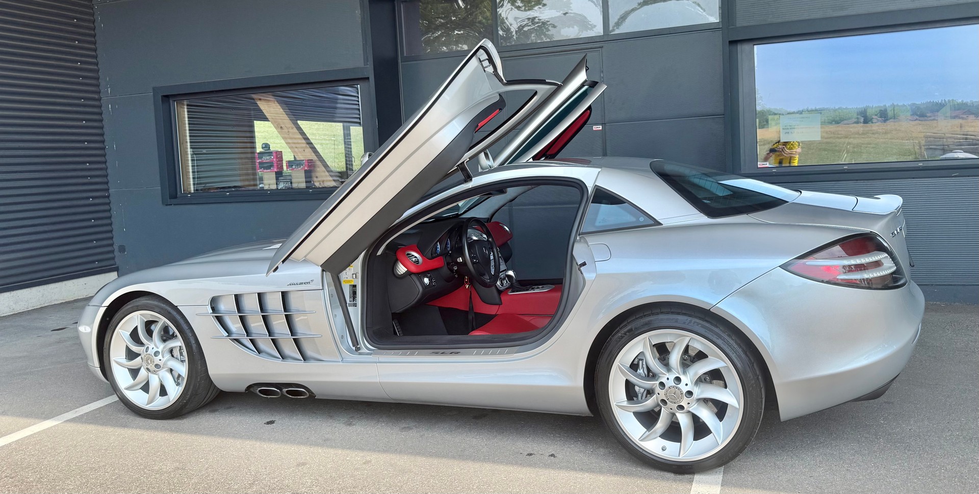 MERCEDES-BENZ SLR-image-3