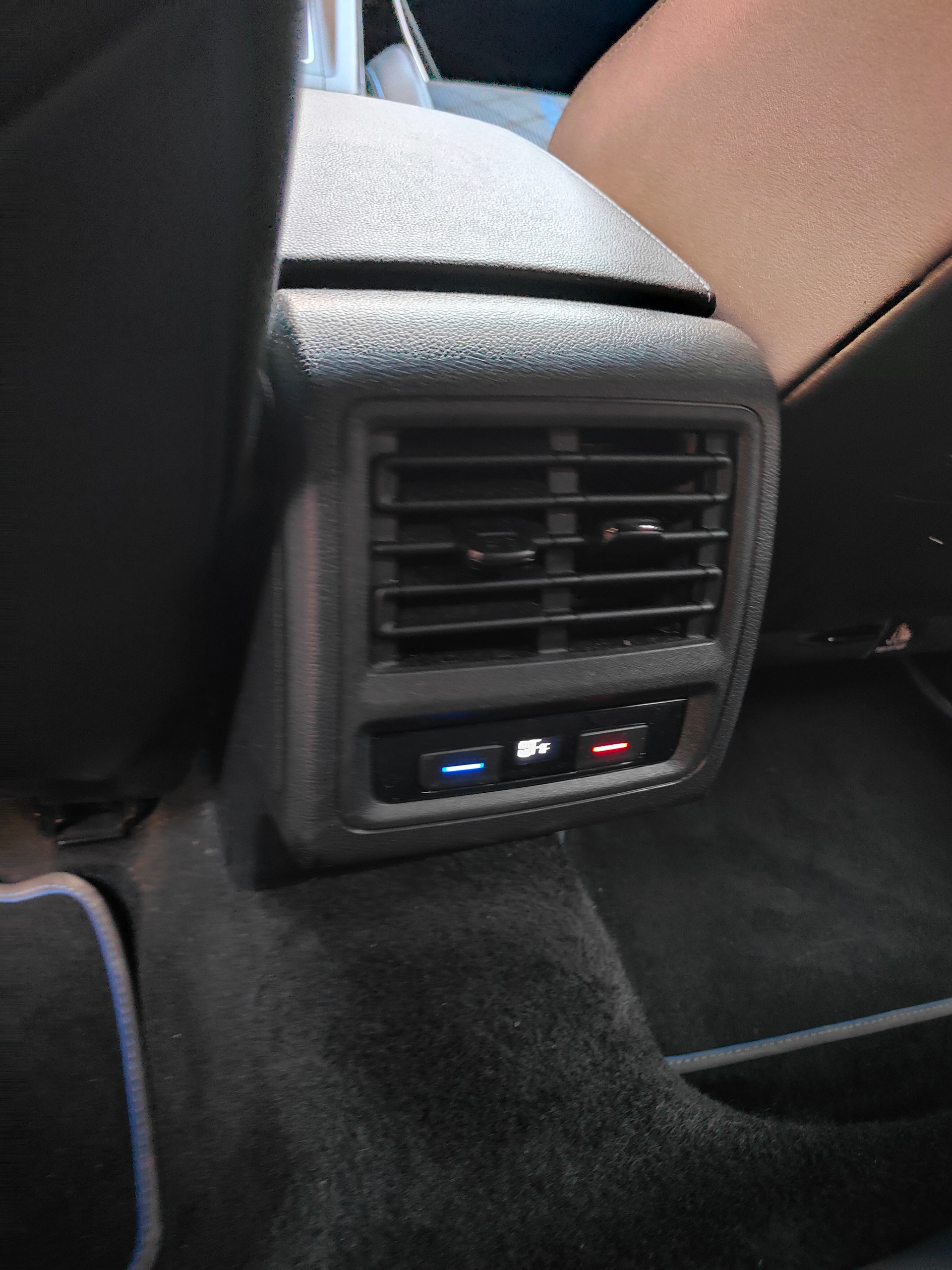 VW 2.0 TSI R DSG 4Motion R-Performanc-image-28