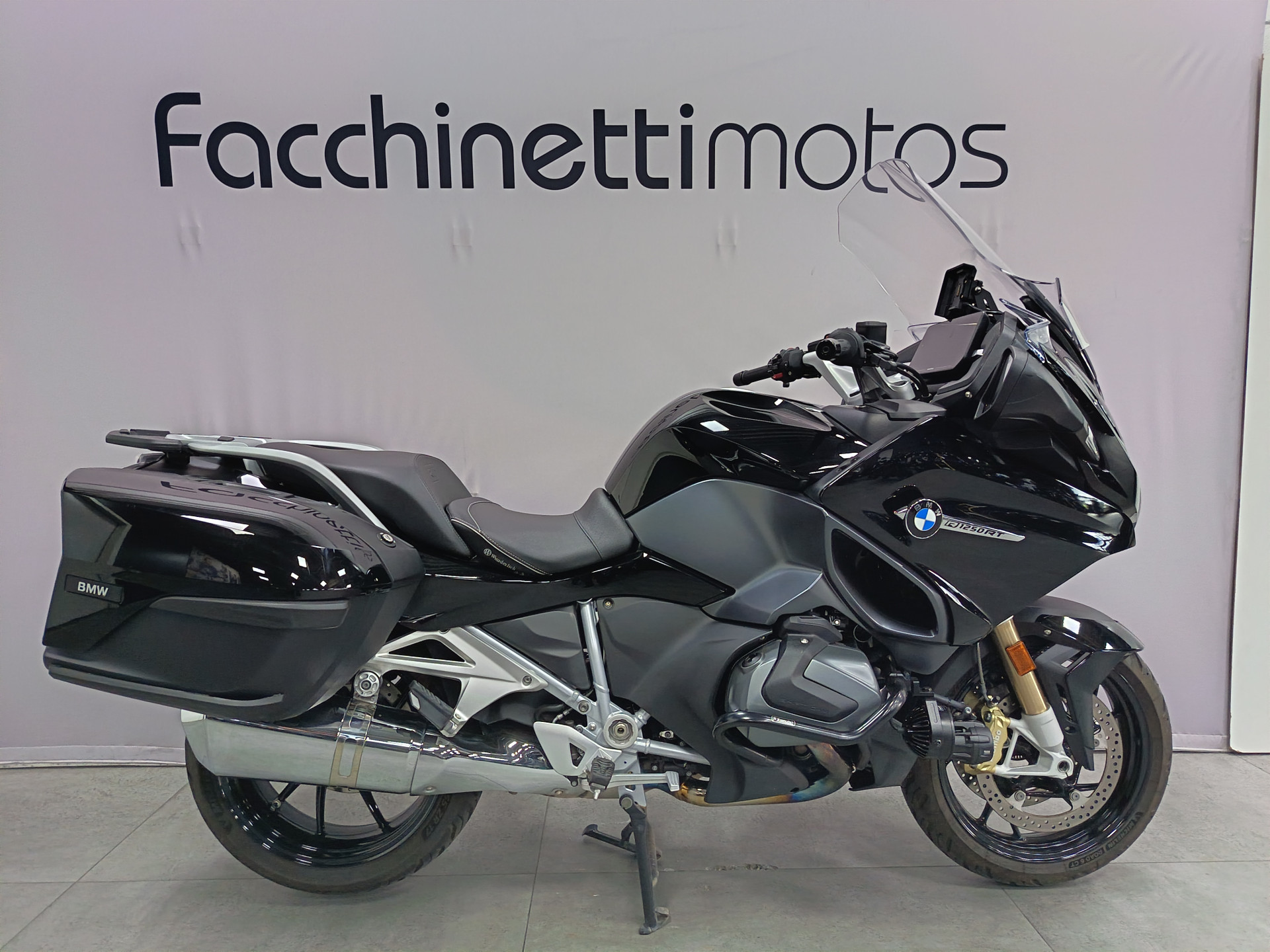BMW R 1250 RT Triple Black-image-0
