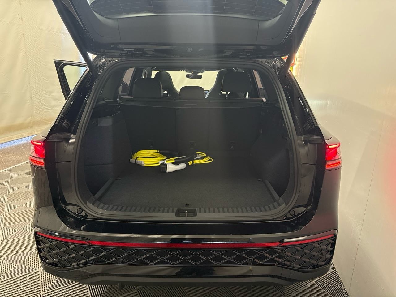 VW Tayron 1.5 TSI PHEV R-Line Black Style Limited Editon 272PS-image-10