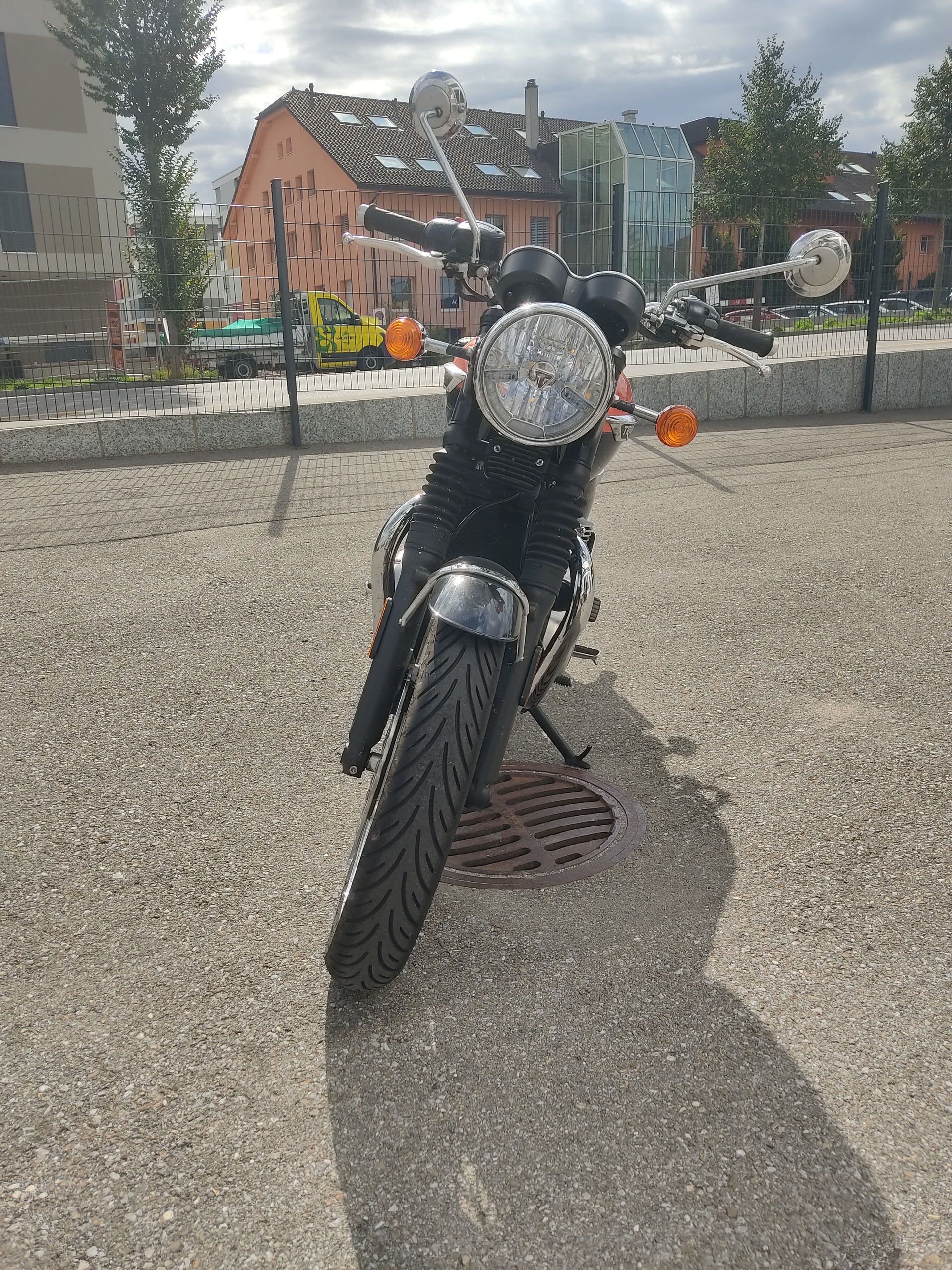 TRIUMPH Bonneville T120 ABS-image-5
