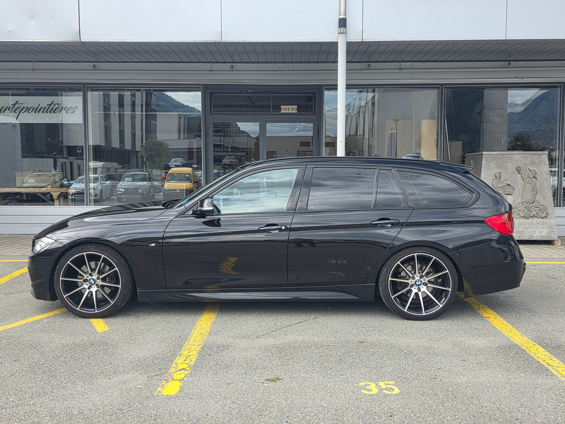 BMW 328i xDrive Touring Steptronic-image-1