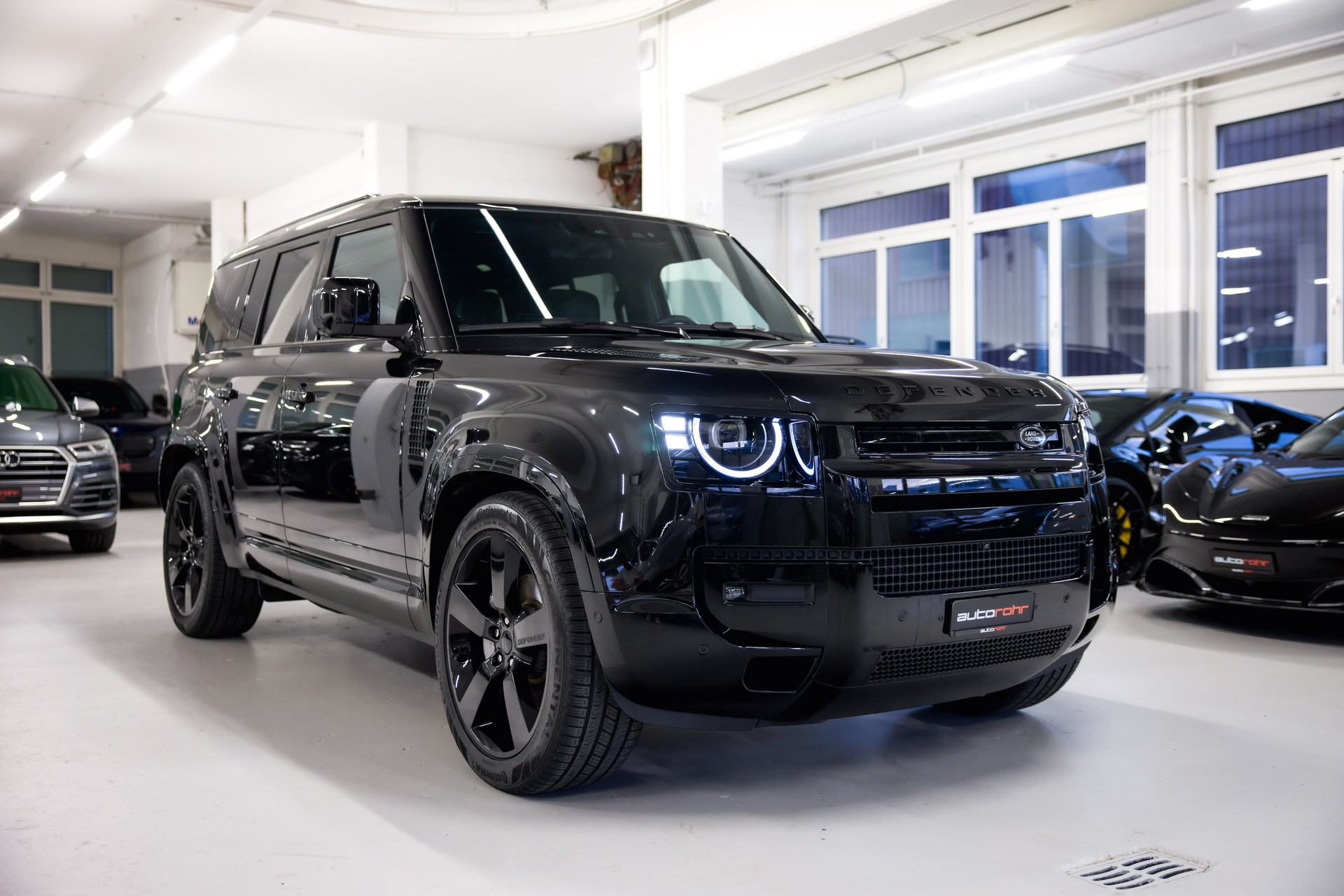 LAND ROVER Defender 110 3.0 D I6 350 X-Dynamic HSE *5 Jahre Werksgarantie*-showroom-element-2