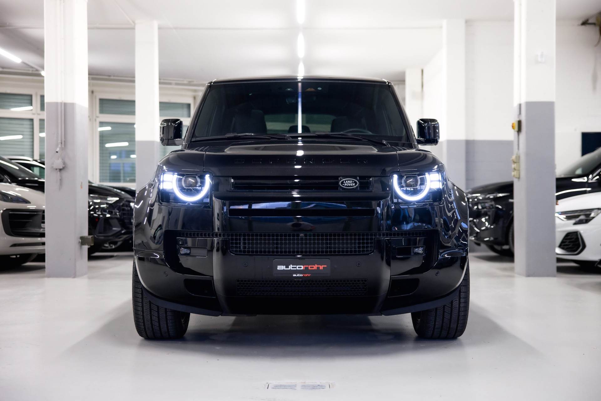 LAND ROVER Defender 110 3.0 D I6 350 X-Dynamic HSE *5 Jahre Werksgarantie*-showroom-element-1