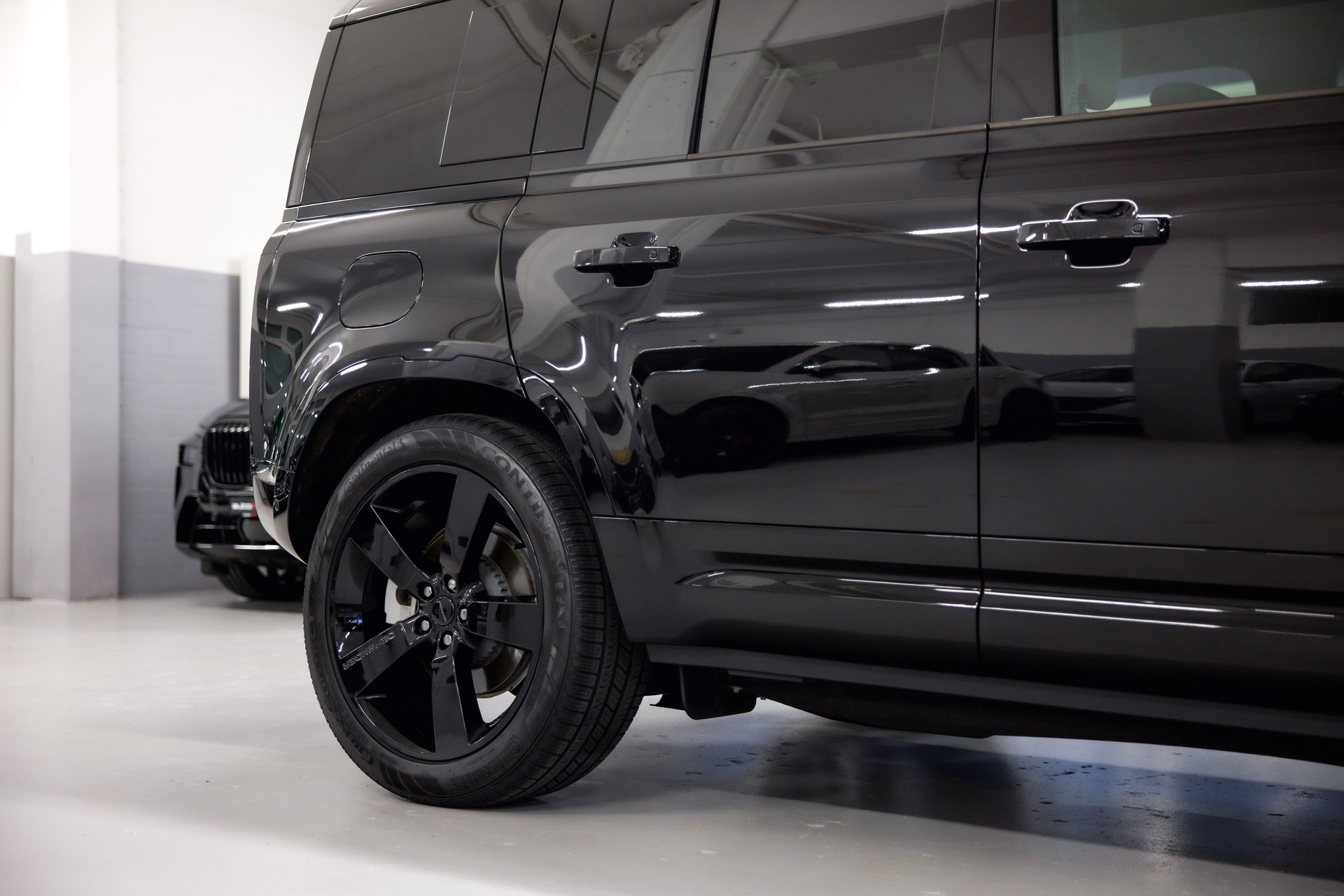 LAND ROVER Defender 110 3.0 D I6 350 X-Dynamic HSE *5 Jahre Werksgarantie*-image-11