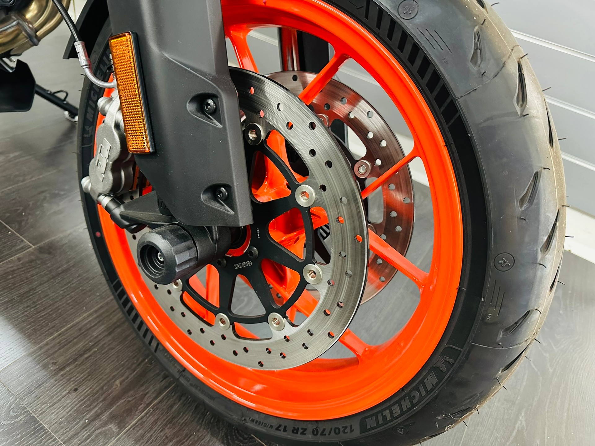 KTM 890 SMT-image-7