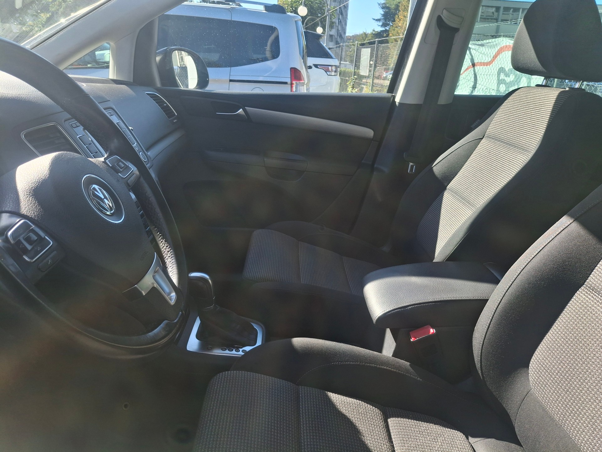 VW Sharan 2.0 TDI BMT Comfortline DSG-image-12