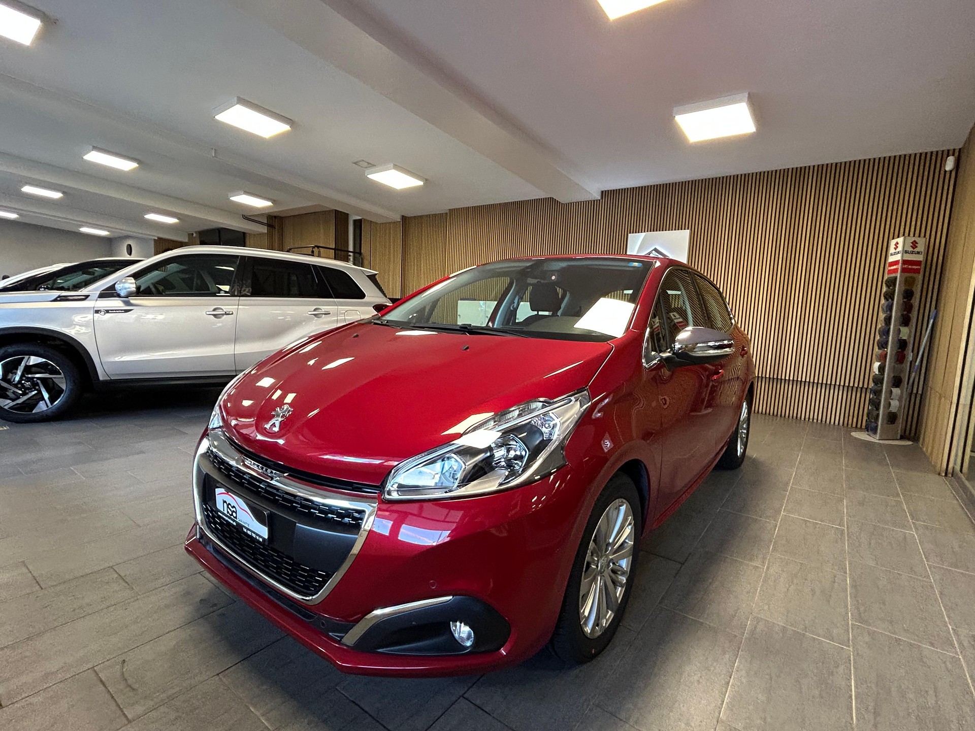 PEUGEOT 208 1.2 PureTech Allure S/S AUTOMATIQUE-showroom-element-3
