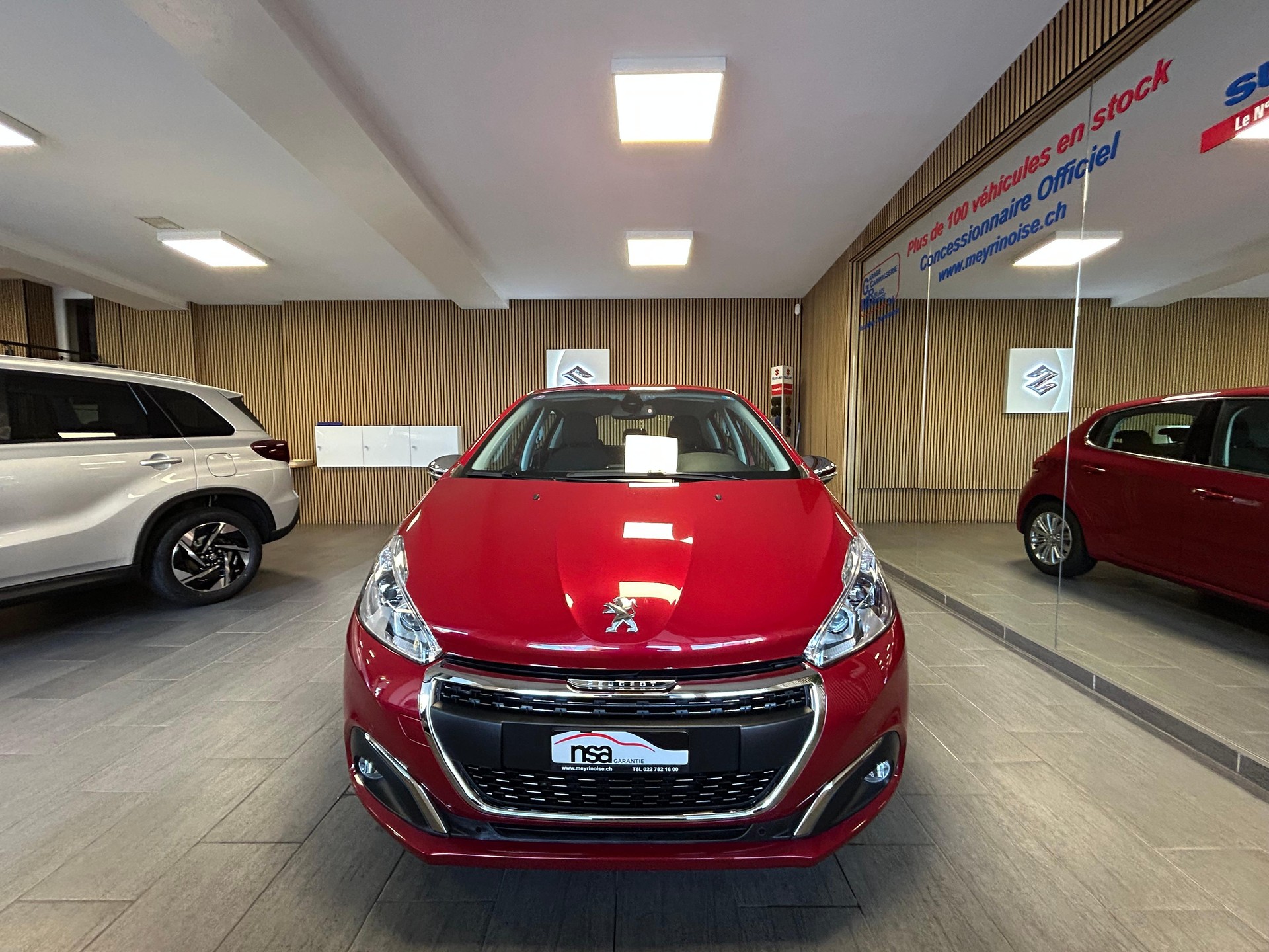 PEUGEOT 208 1.2 PureTech Allure S/S AUTOMATIQUE-showroom-element-2