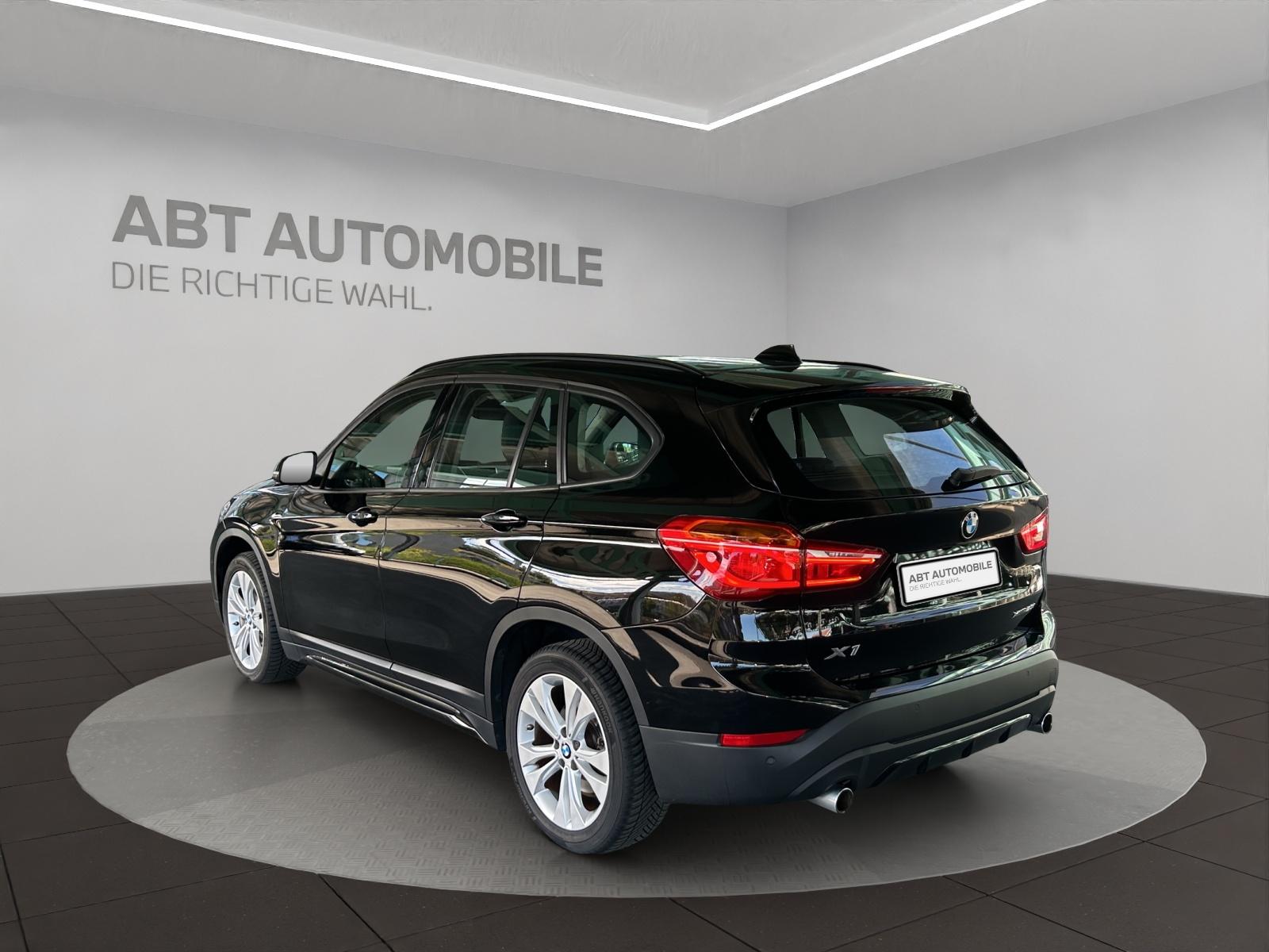 BMW X1 20i xDrive-showroom-element-3