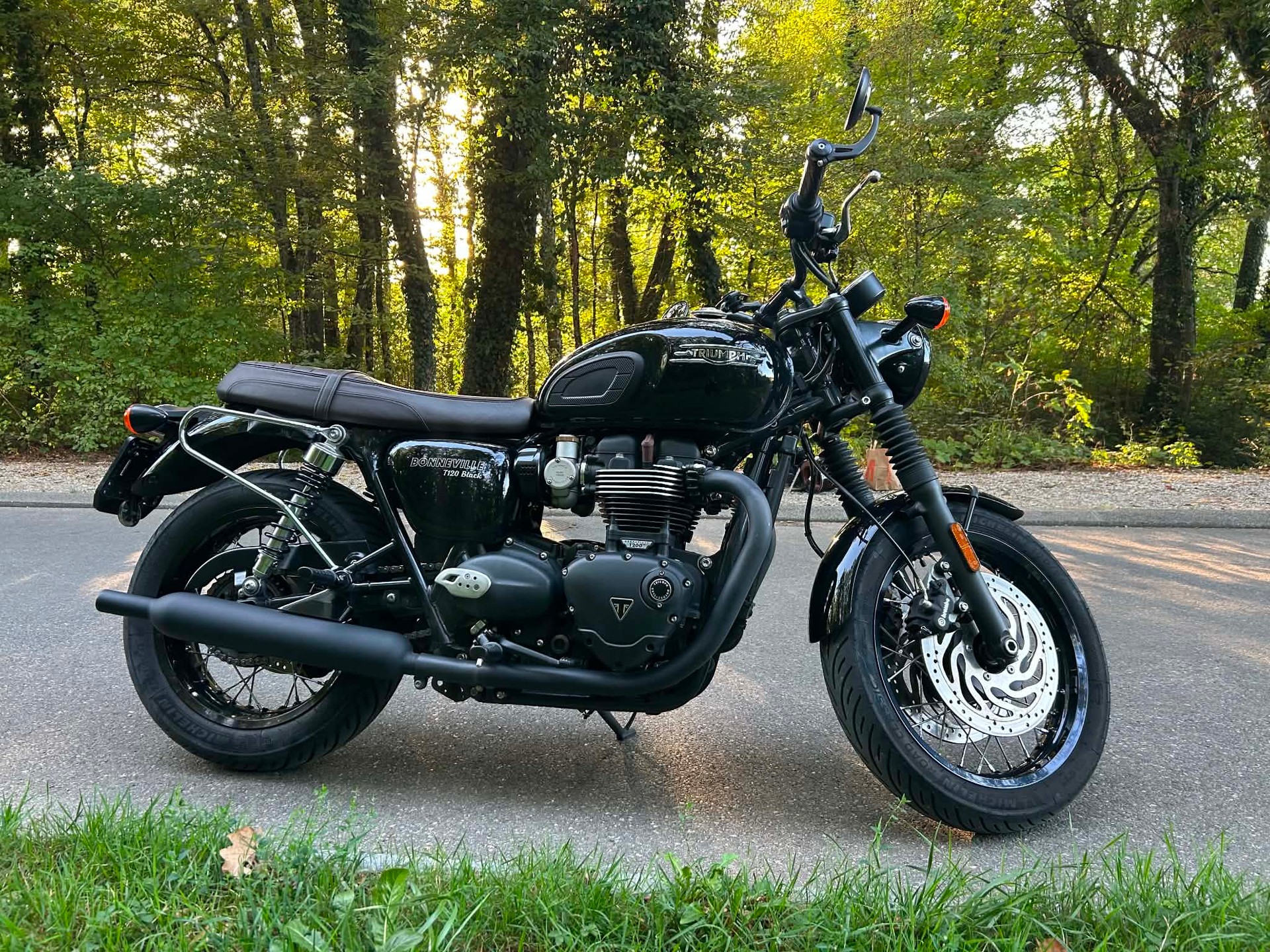 TRIUMPH Bonneville T120 Black-image-0