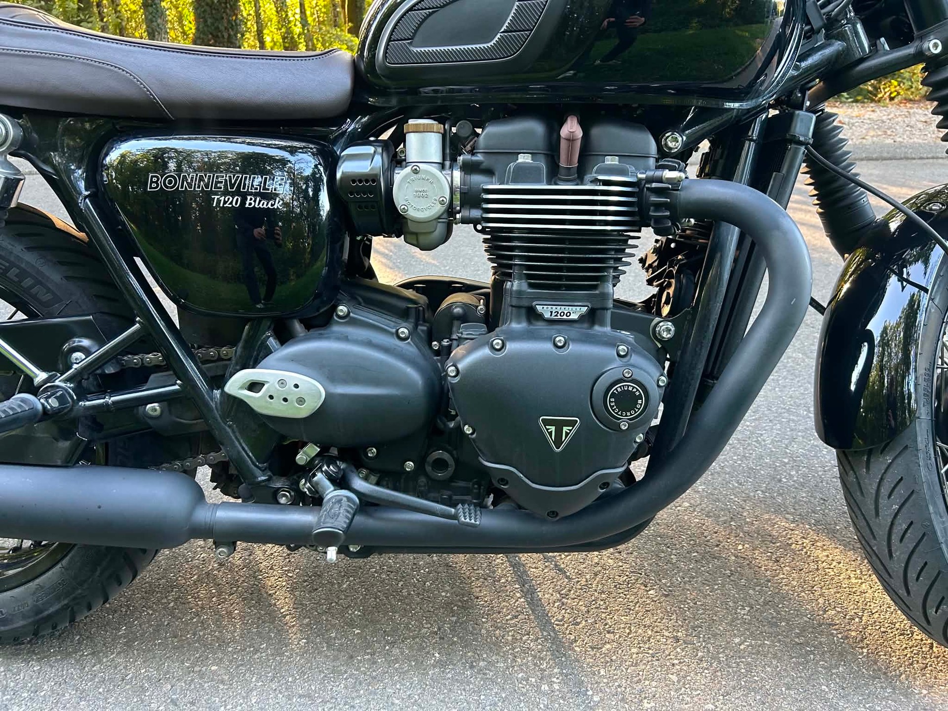TRIUMPH Bonneville T120 Black-image-5