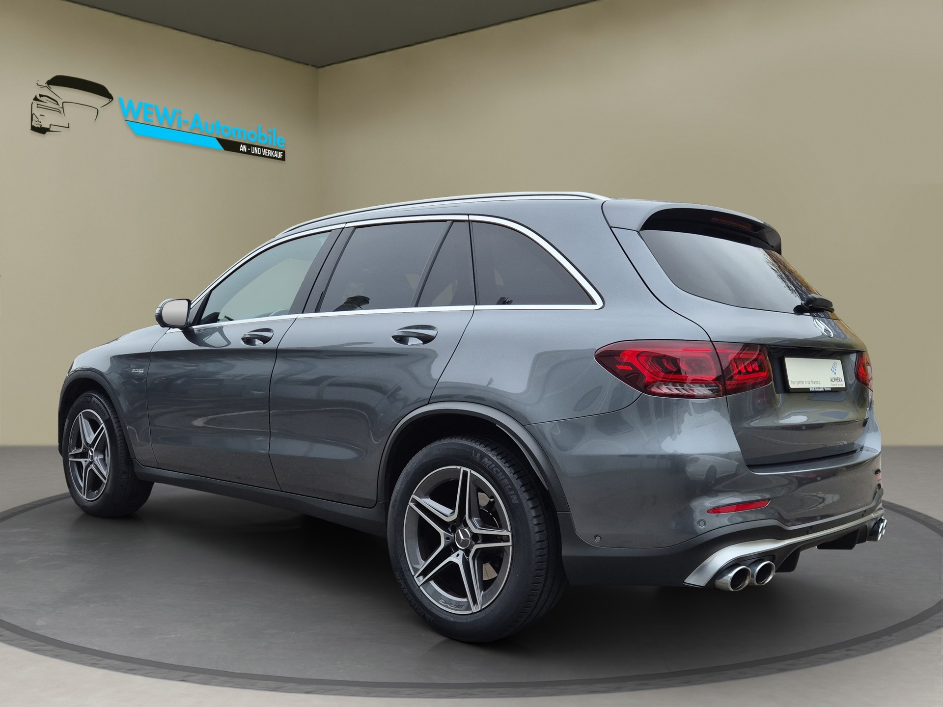MERCEDES-BENZ GLC 43 AMG 4Matic 9G-Tronic-image-4