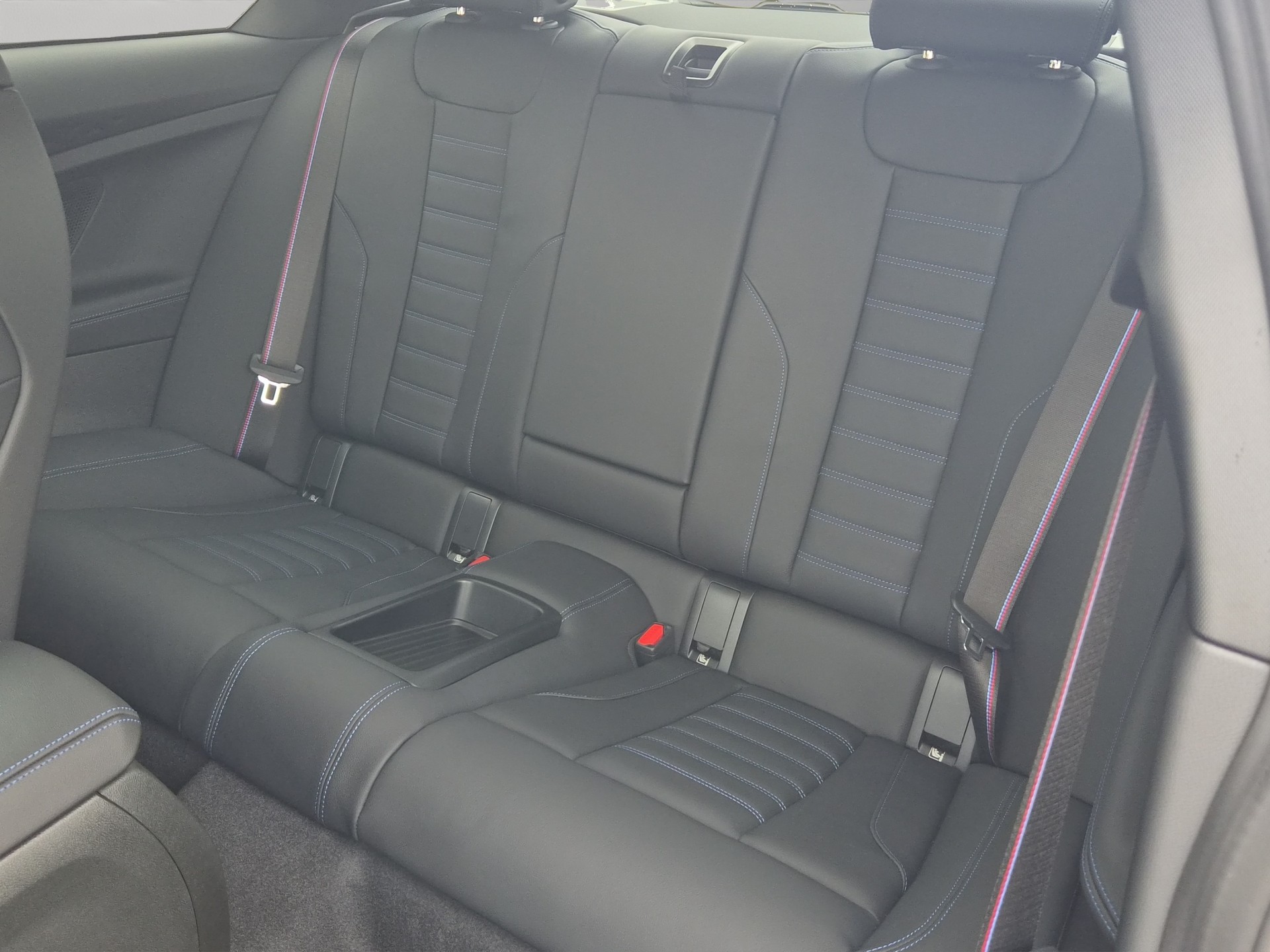 BMW M240i xDrive M Sport Pro Steptronic-image-18