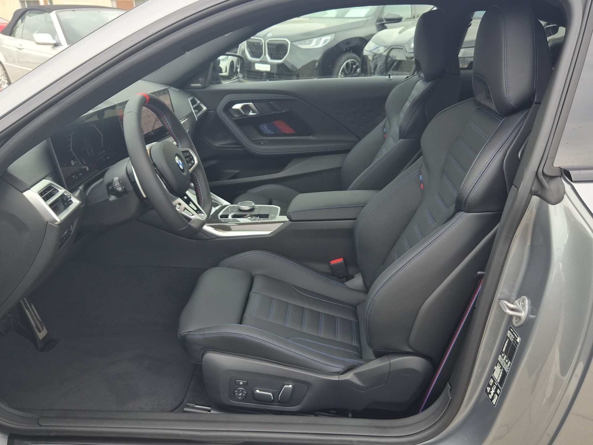 BMW M240i xDrive M Sport Pro Steptronic-image-9