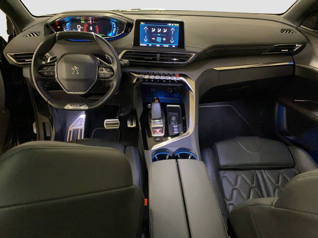PEUGEOT 3008 1.6 Plug-in Hybrid4 GT-image-10
