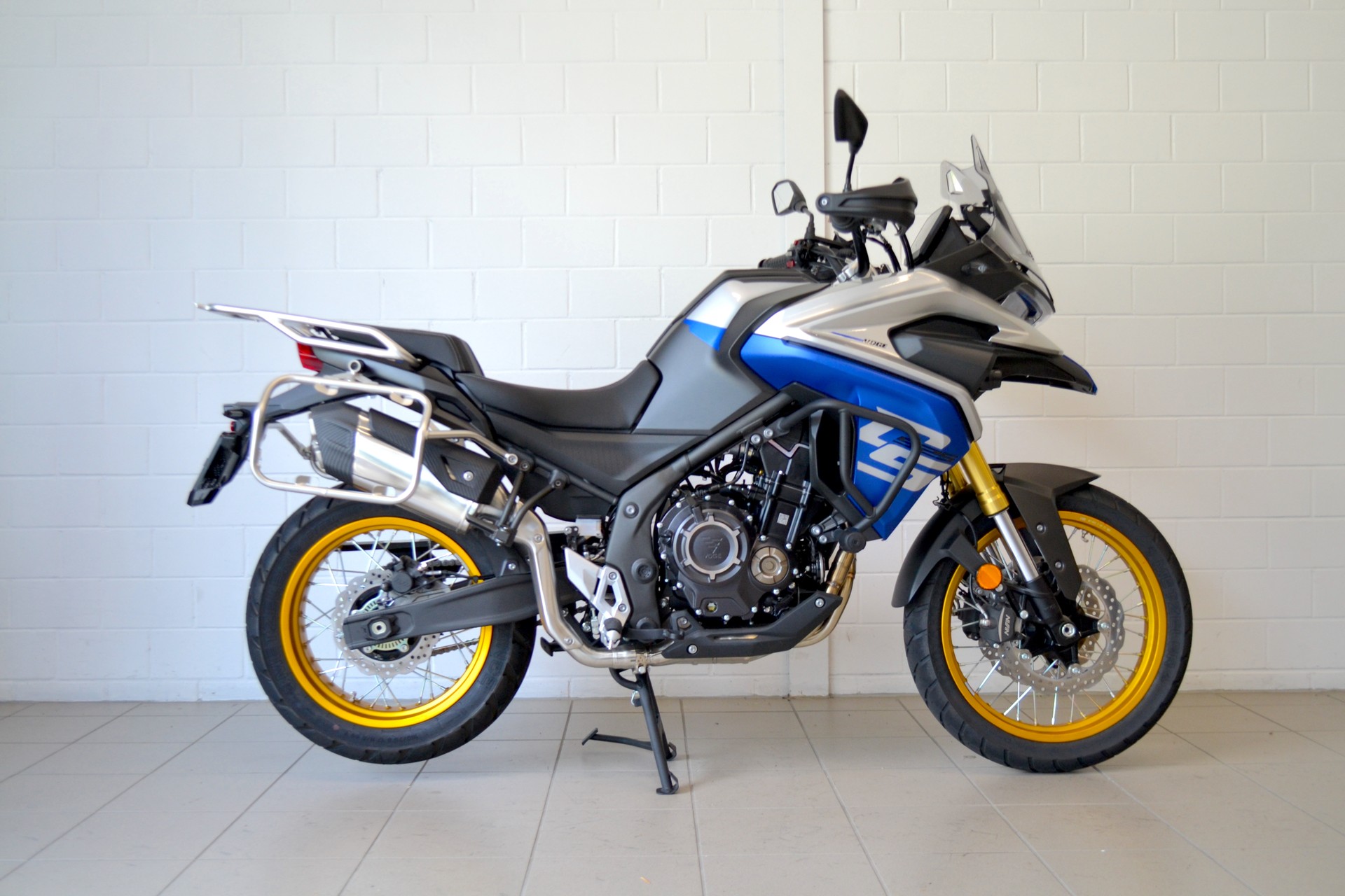 VOGE 525DSX-image-1