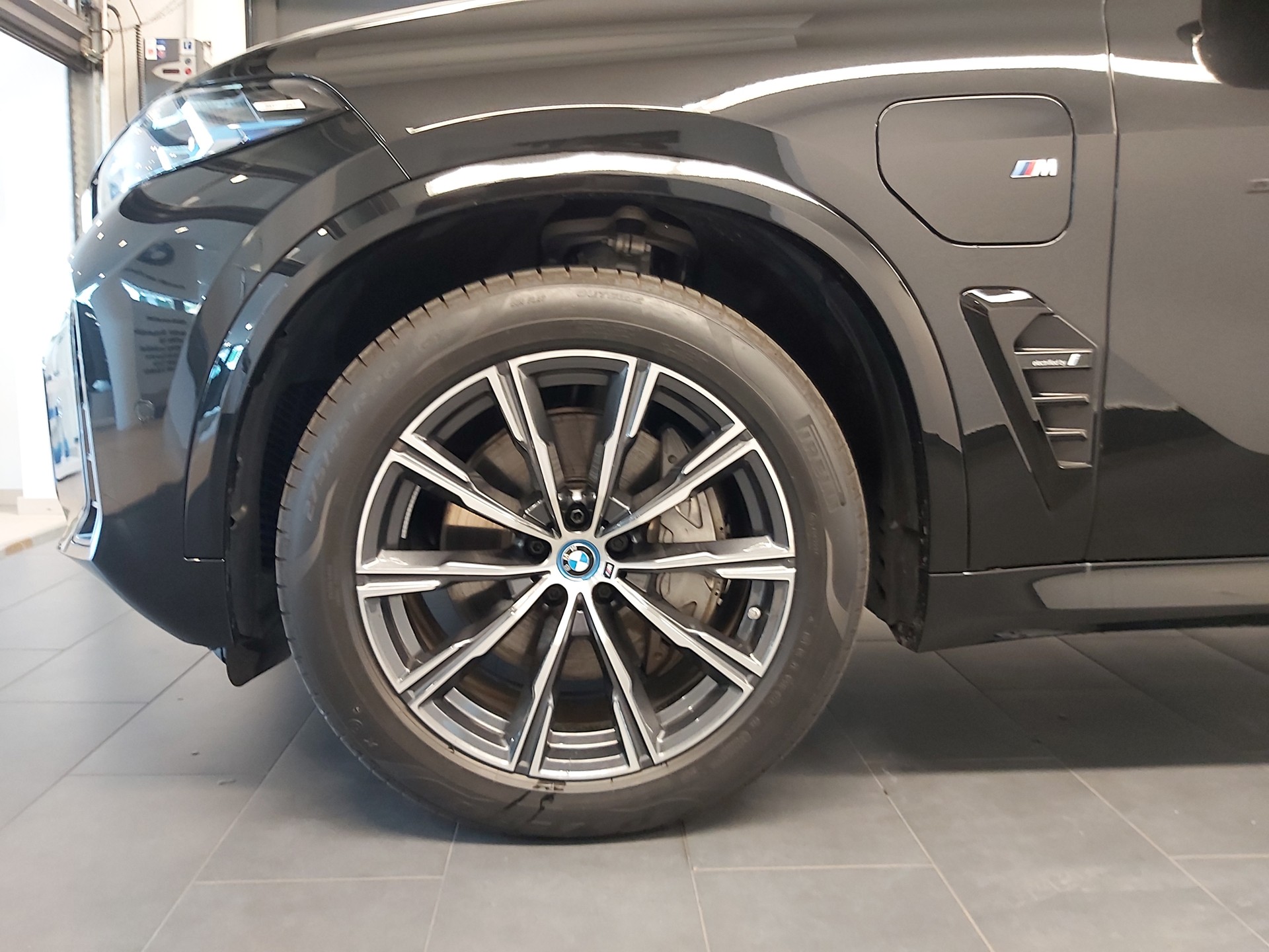 BMW X5 xDr 50e M Sport-showroom-element-2
