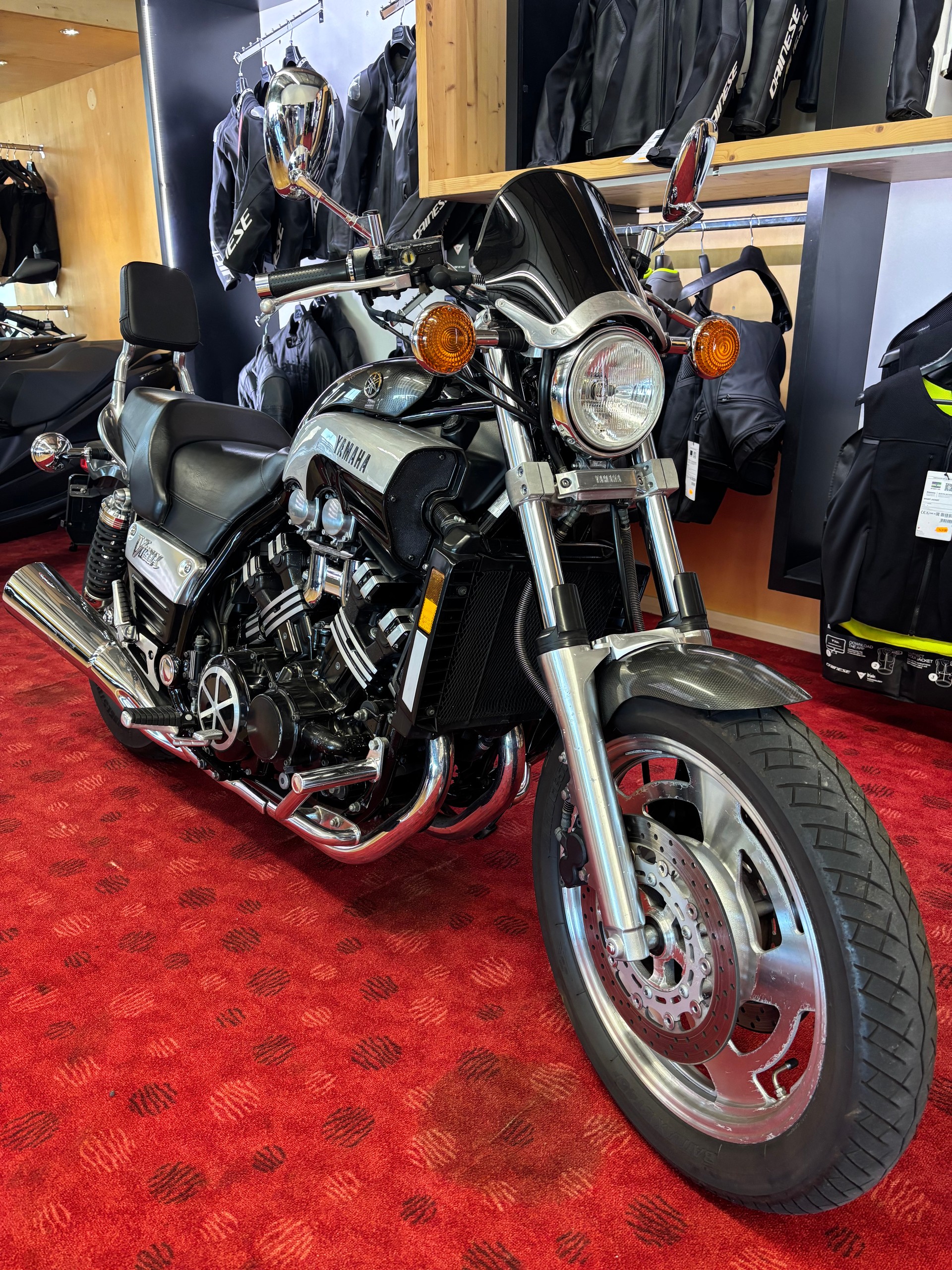 YAMAHA V-Max VMX 1200 Final Edition-image-1
