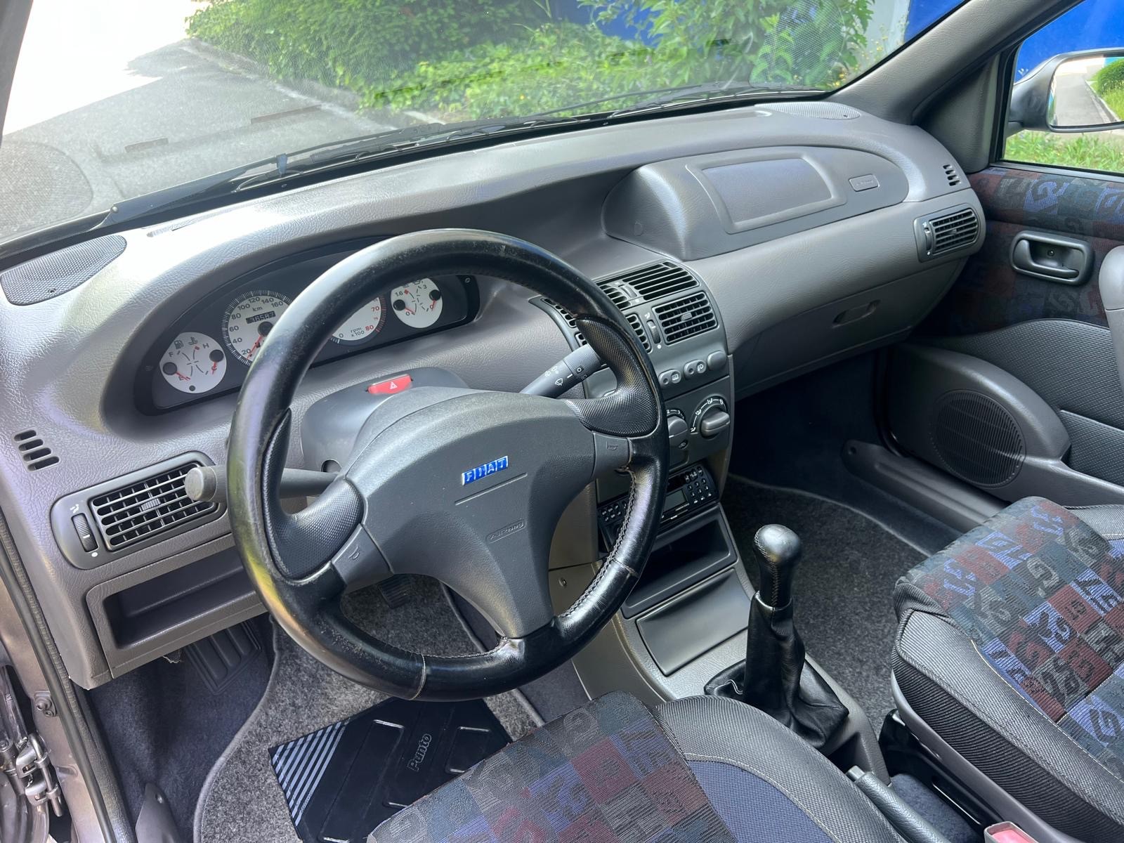 FIAT Punto GT-image-7