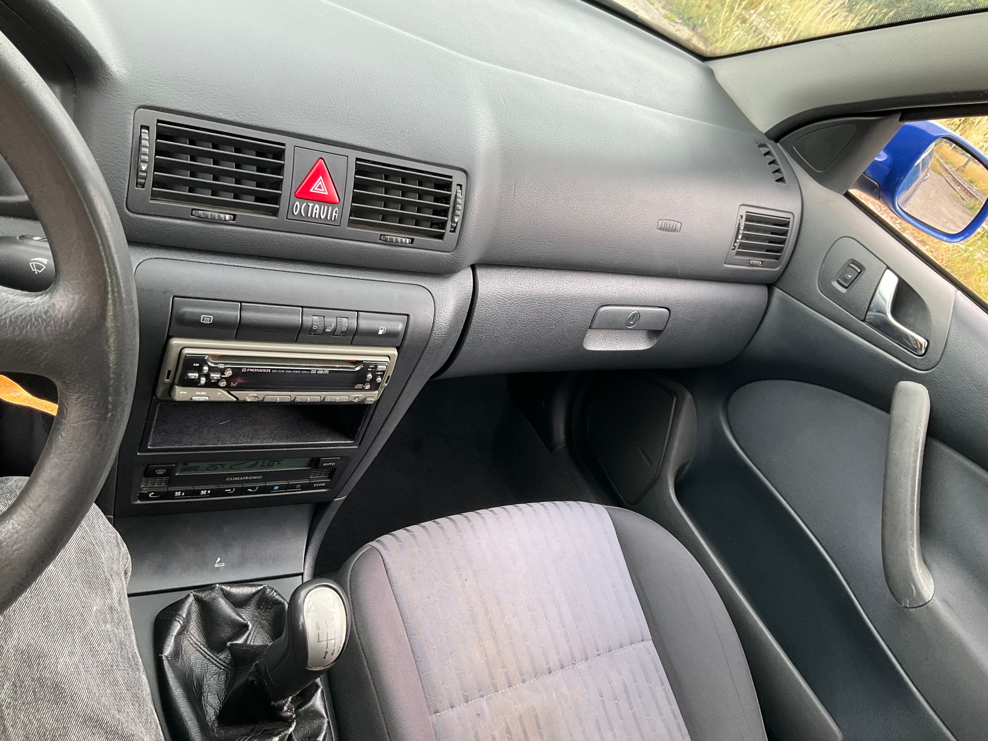 SKODA Octavia 1.9 TDI Elegance 4x4-image-5