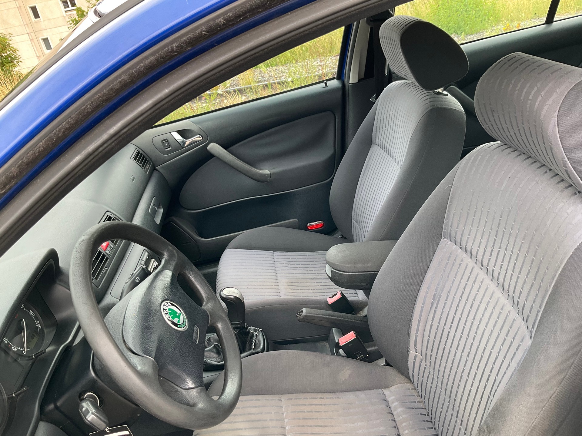 SKODA Octavia 1.9 TDI Elegance 4x4-image-6