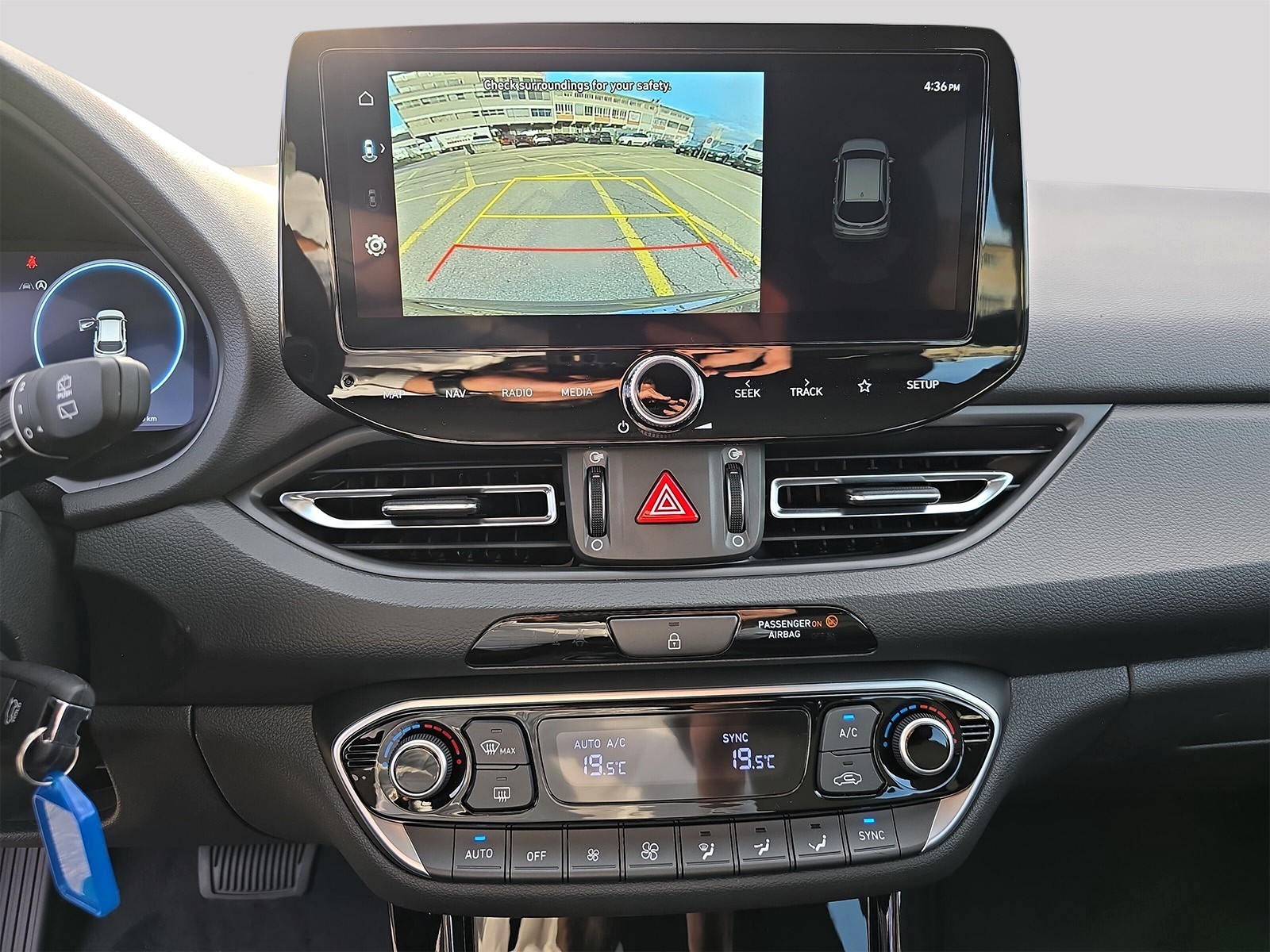 HYUNDAI i30 Wagon 1.5 T-GDi Amplia 48V MH DCT-image-14