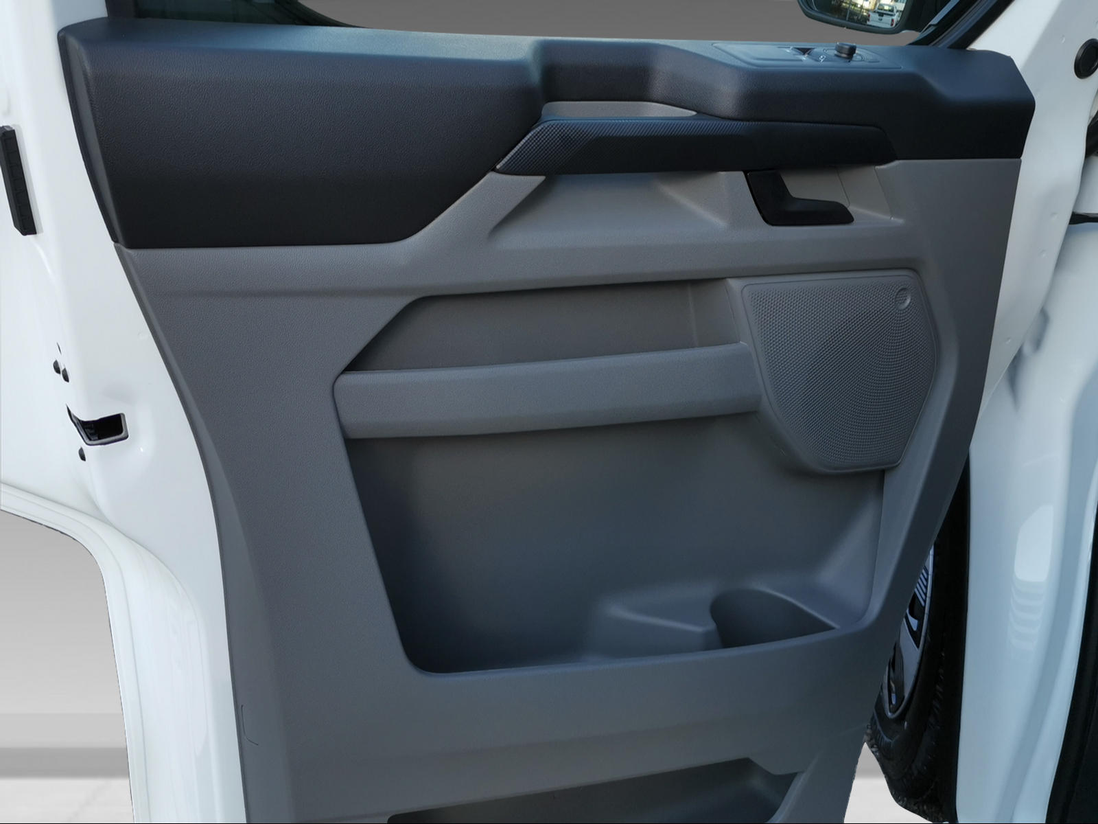 FORD Transit C Van 320 L2 2.5 Duratec 233 Trend PHEV-image-8