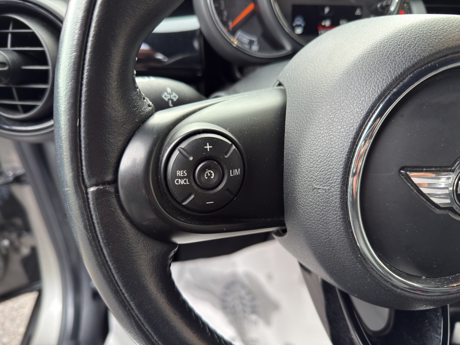 MINI Cooper Steptronic-image-23