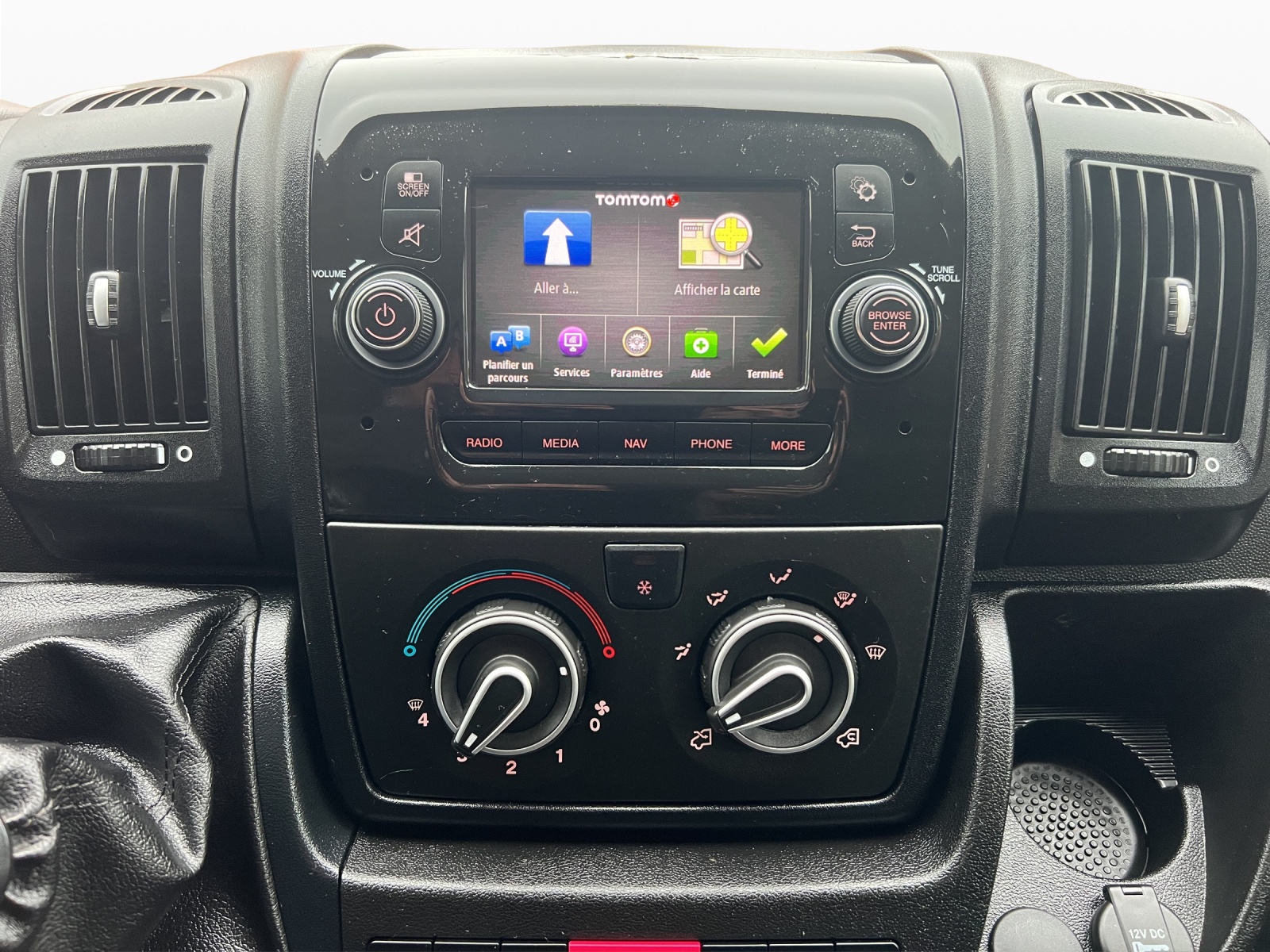 PEUGEOT Boxer 2.2 HDI 335 Premium L2H2-image-11