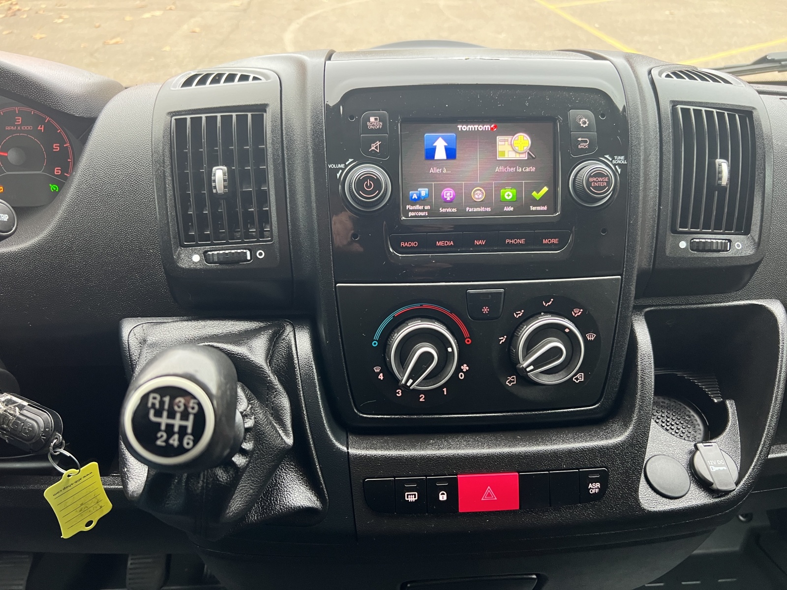 PEUGEOT Boxer 2.2 HDI 335 Premium L2H2-image-20