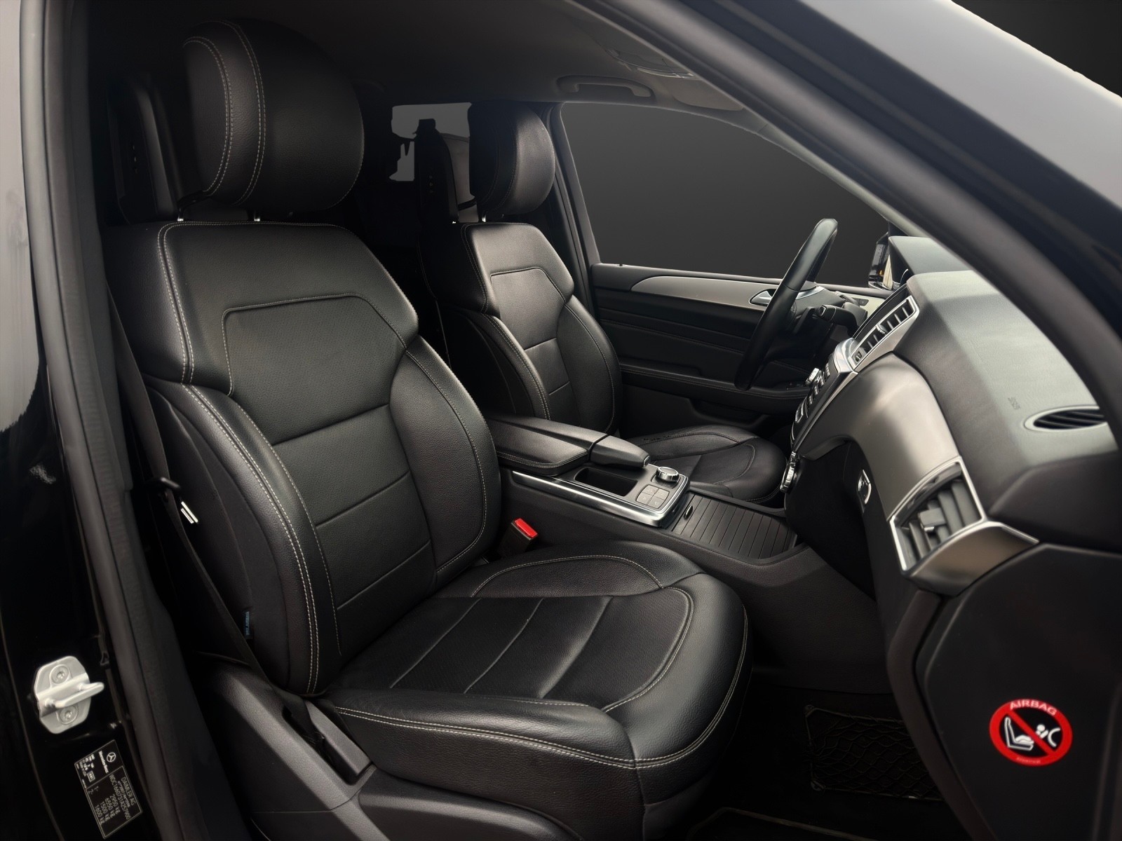 MERCEDES-BENZ ML 500 Executive AMG Sport-Paket 4Matic 7G-Tronic-image-8