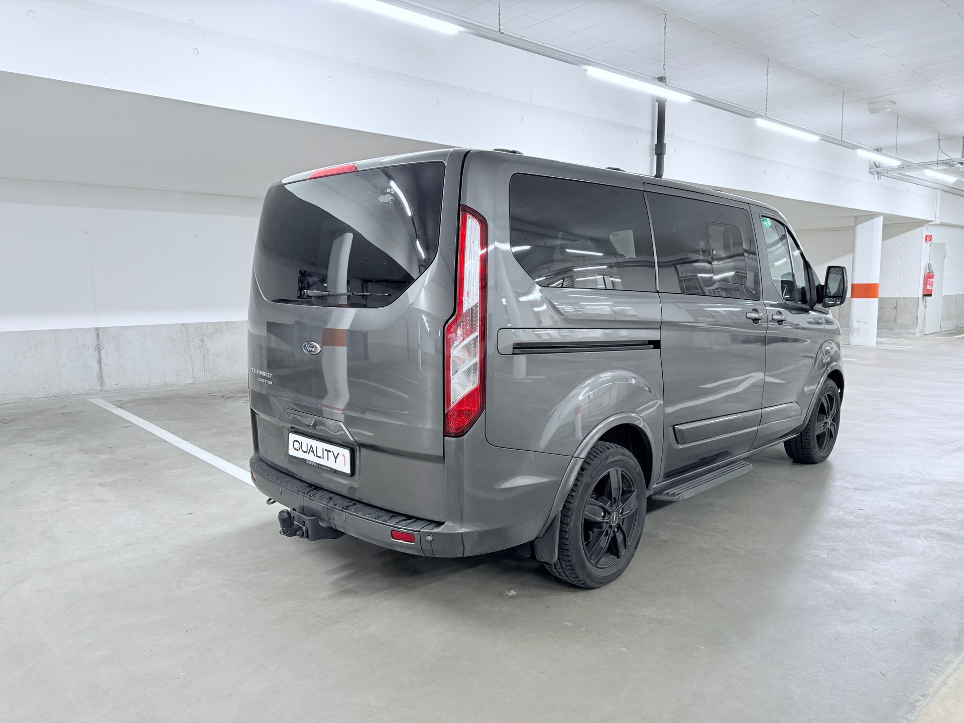 FORD Tourneo Custom 320 L1H1 Titanium A-image-6