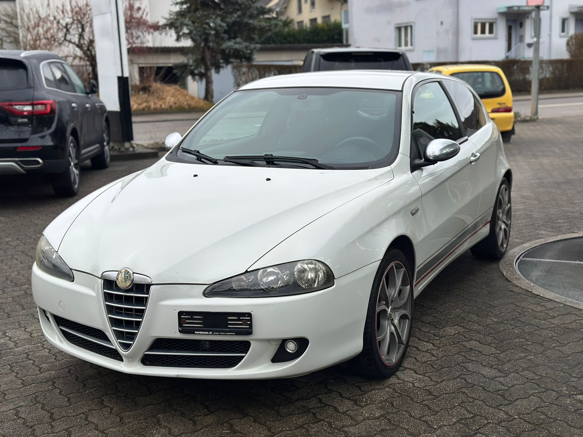 ALFA ROMEO 147 1.9 16V JTD Q2 Ducati Corse-image-2