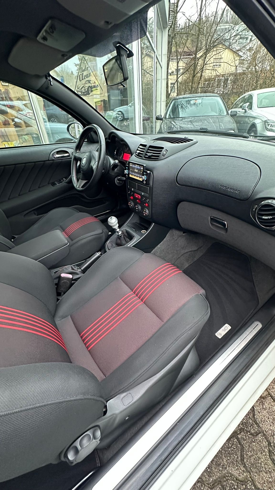 ALFA ROMEO 147 1.9 16V JTD Q2 Ducati Corse-image-6