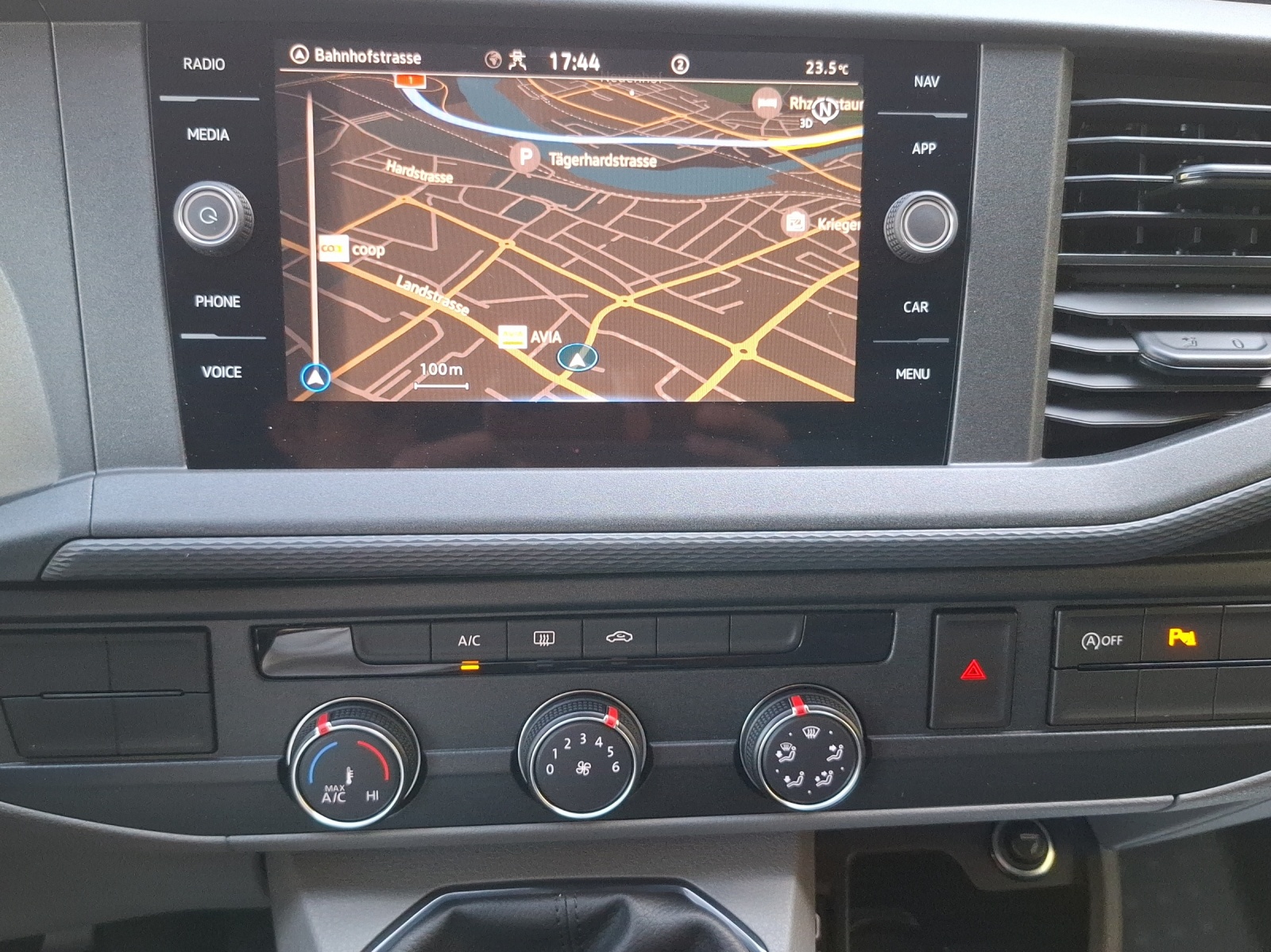 VW T6.1 2.0 TDI 4Motion-image-10