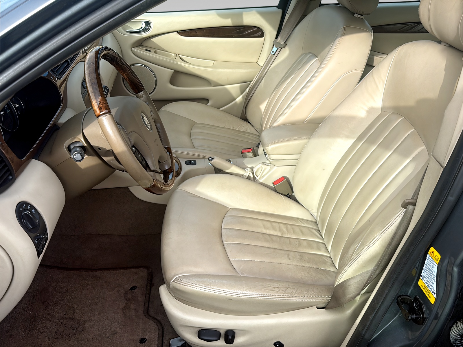 JAGUAR X-Type 3.0 V6 Traction4 Executive-image-11
