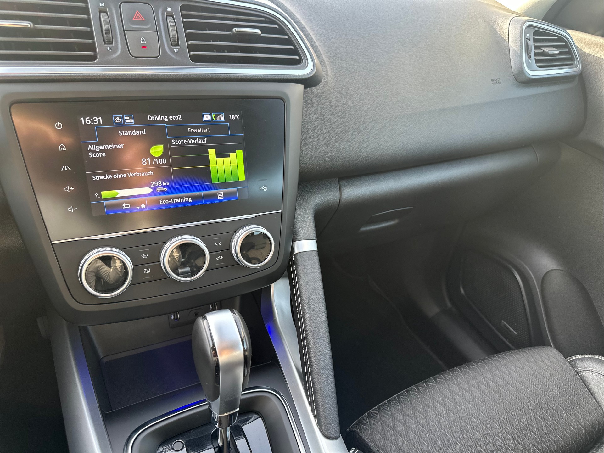 RENAULT Kadjar 1.3 16V Turbo Intens EDC-image-13
