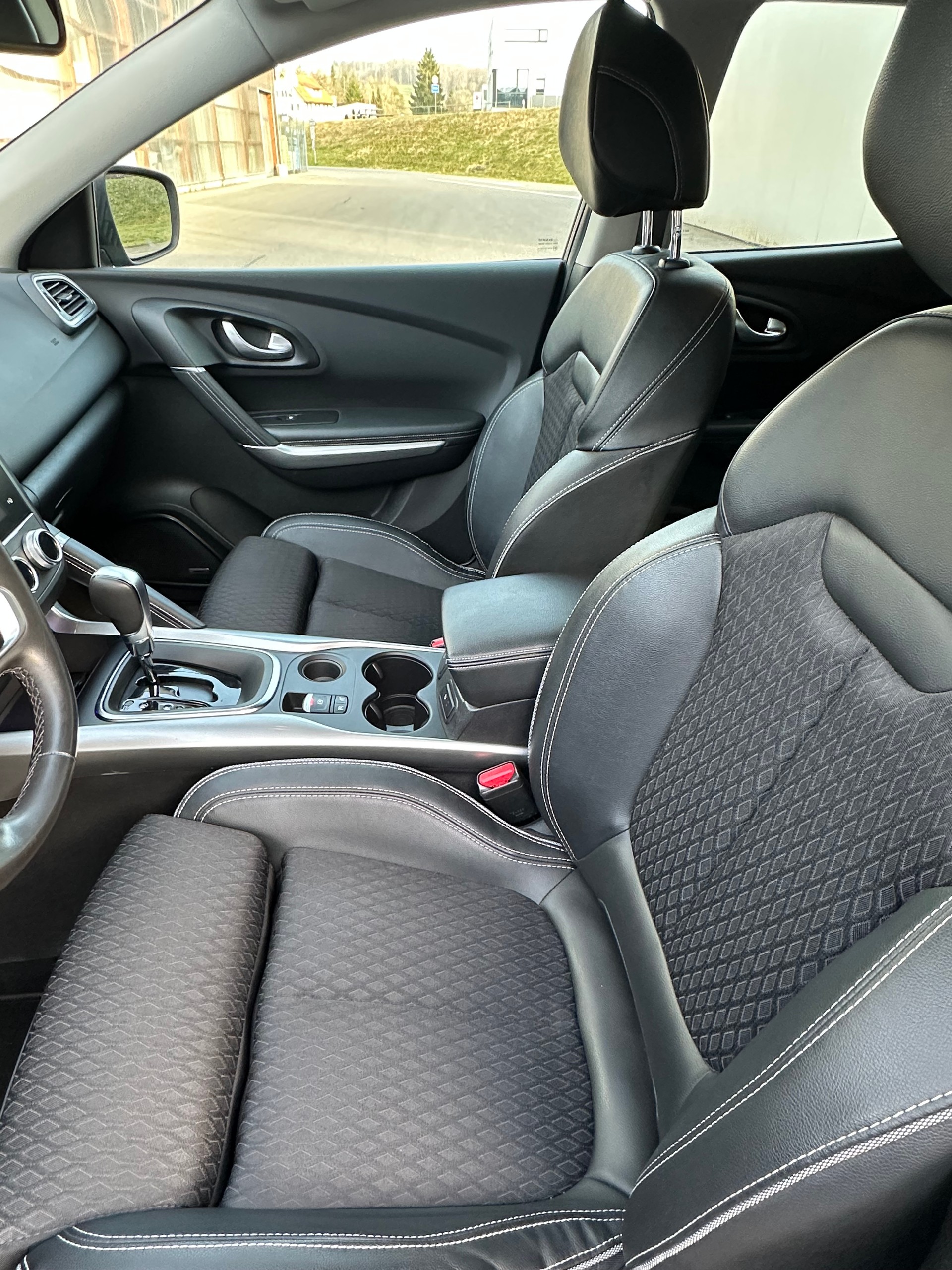 RENAULT Kadjar 1.3 16V Turbo Intens EDC-image-17