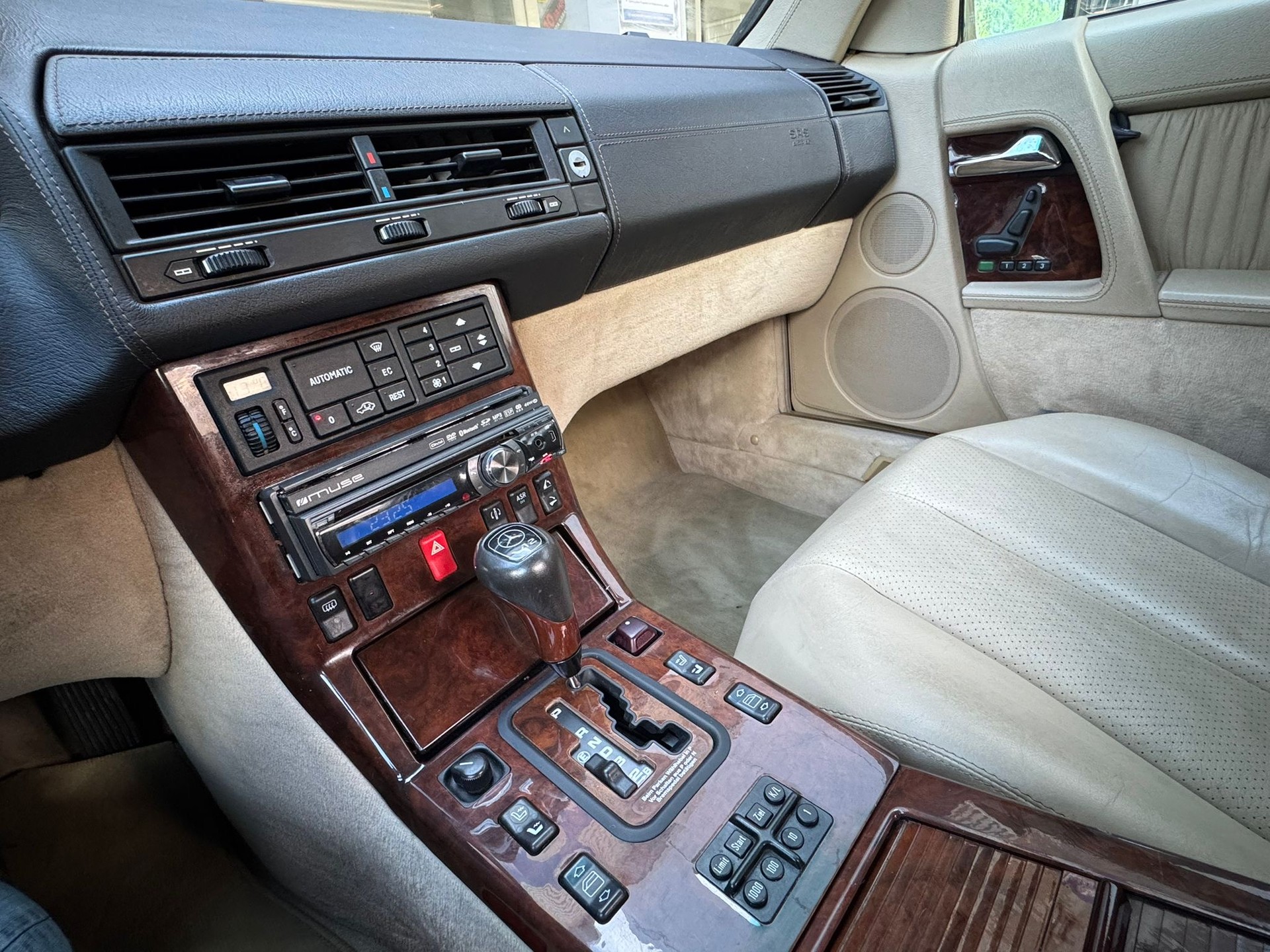 MERCEDES-BENZ SL 600 Automatic-image-9