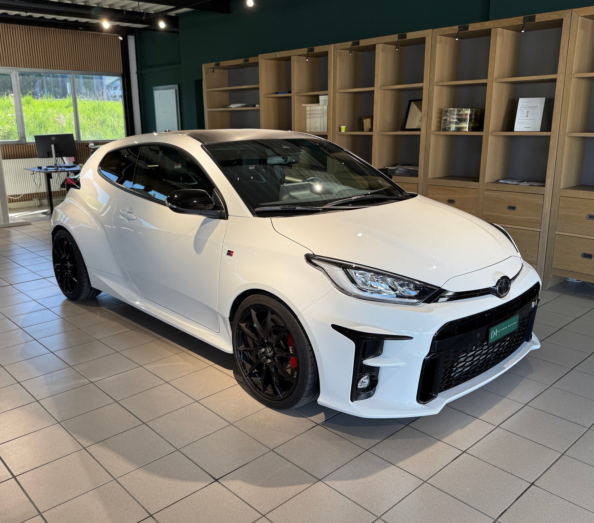 TOYOTA Yaris 1.6 GR Sport-showroom-element-3