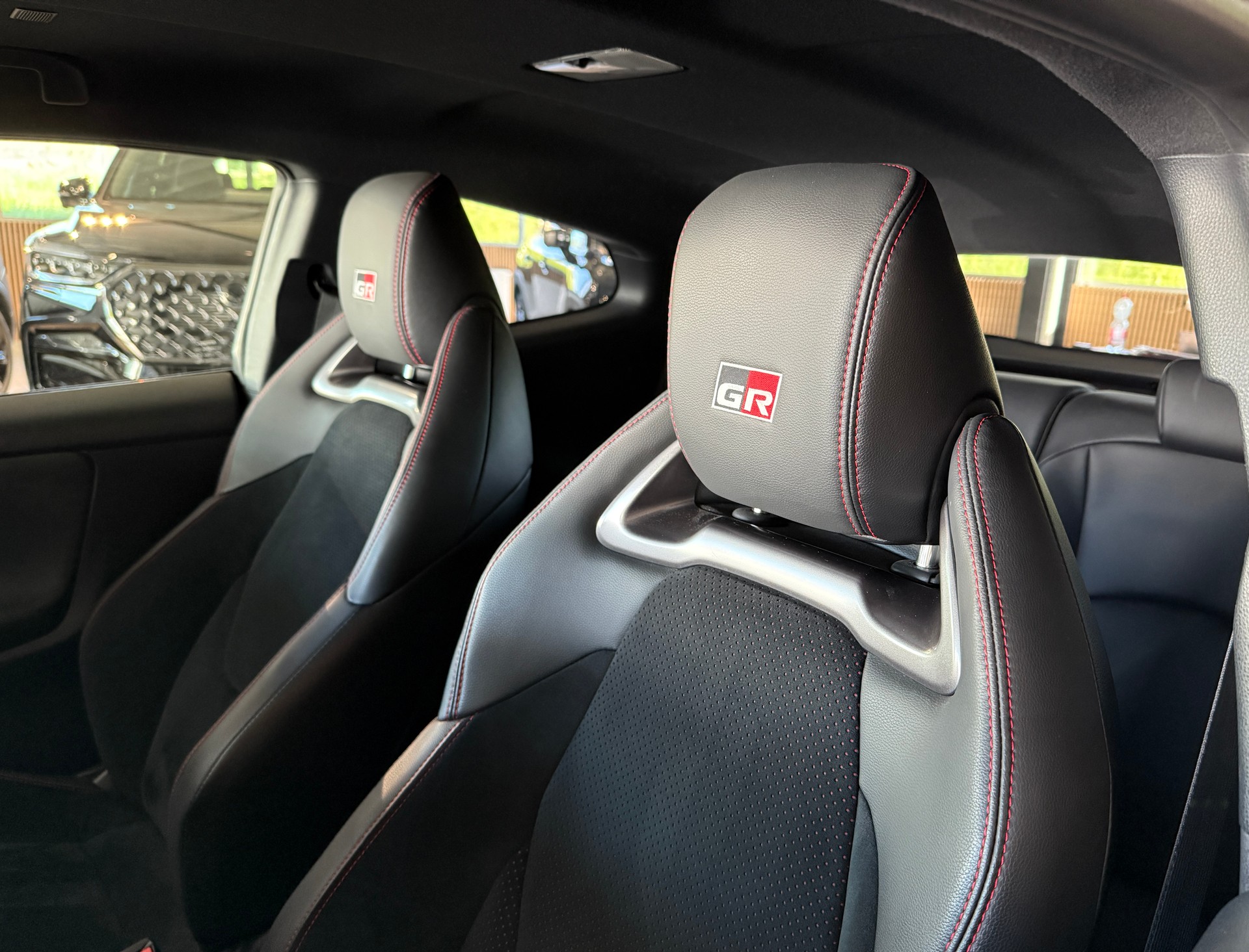 TOYOTA Yaris 1.6 GR Sport-image-14