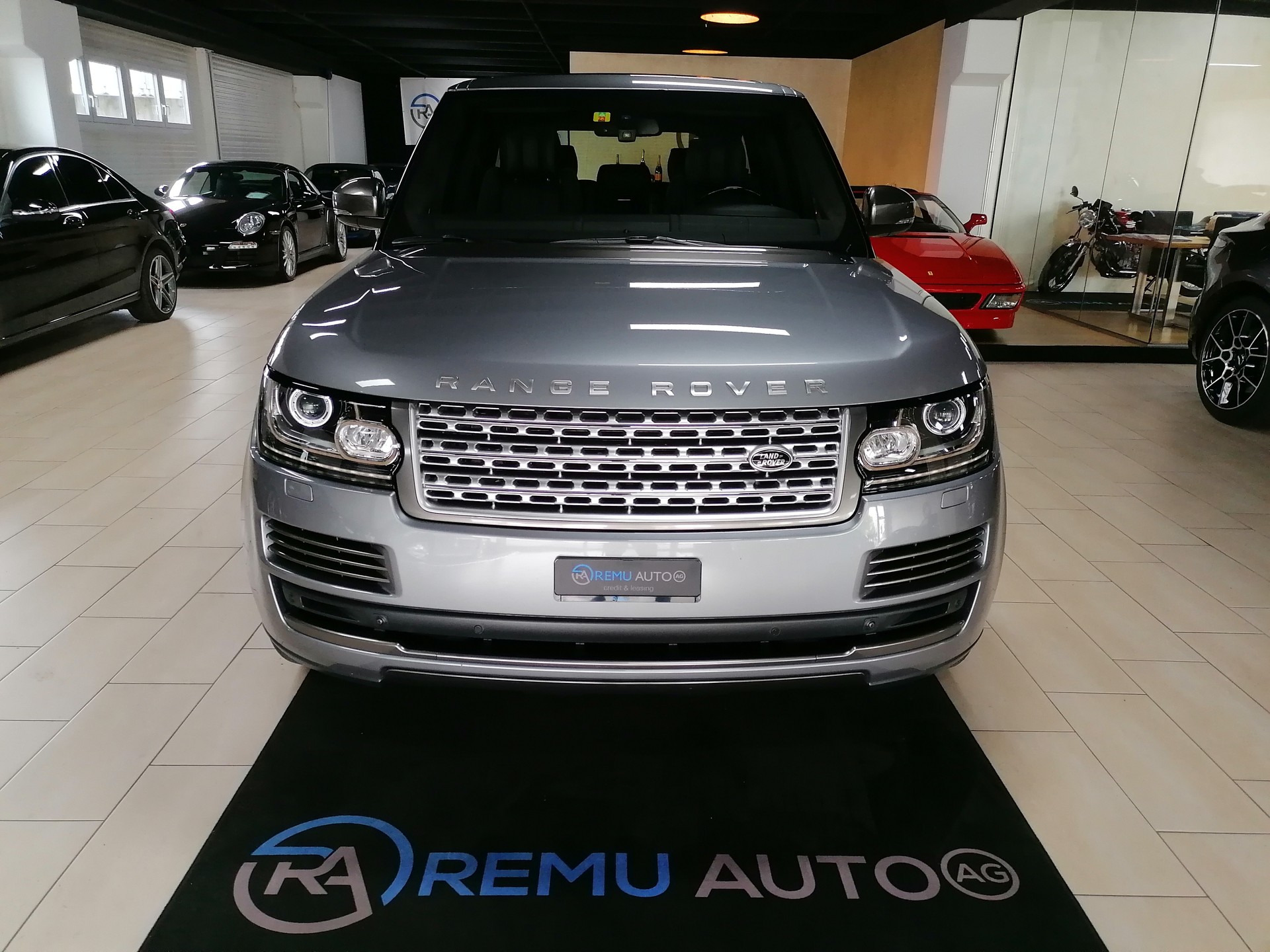 LAND ROVER Range Rover 4.4 SDV8 Autobiography Automatic-showroom-element-1