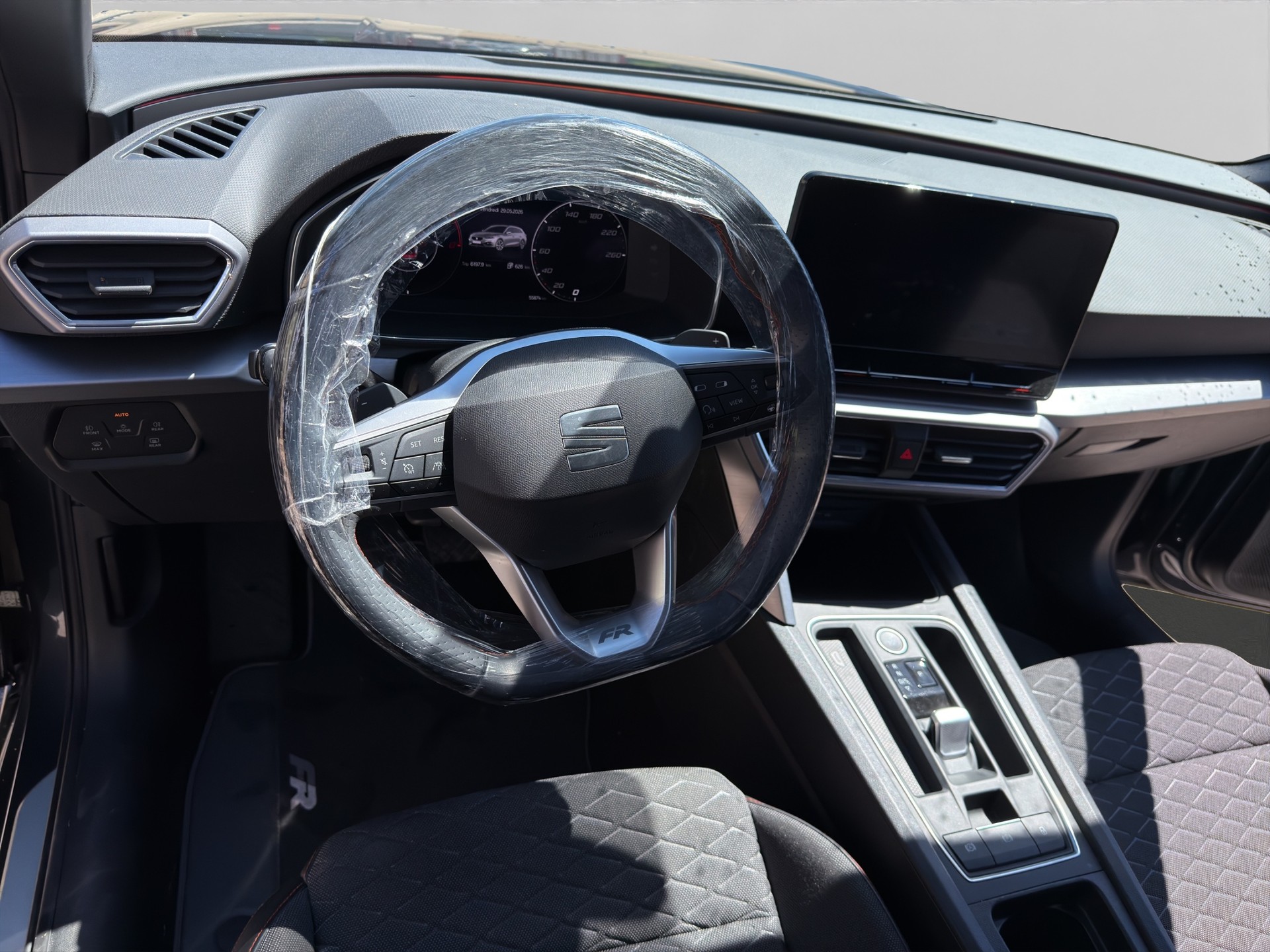SEAT Leon ST 1.4 eHybrid pHEV DSG FR-image-12