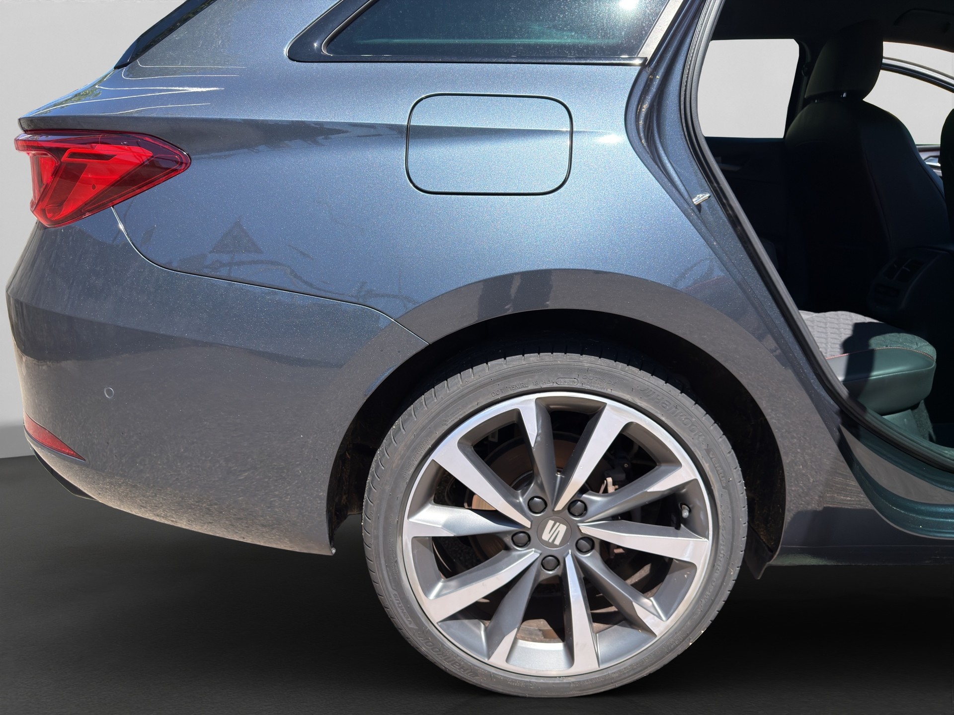 SEAT Leon ST 1.4 eHybrid pHEV DSG FR-image-7
