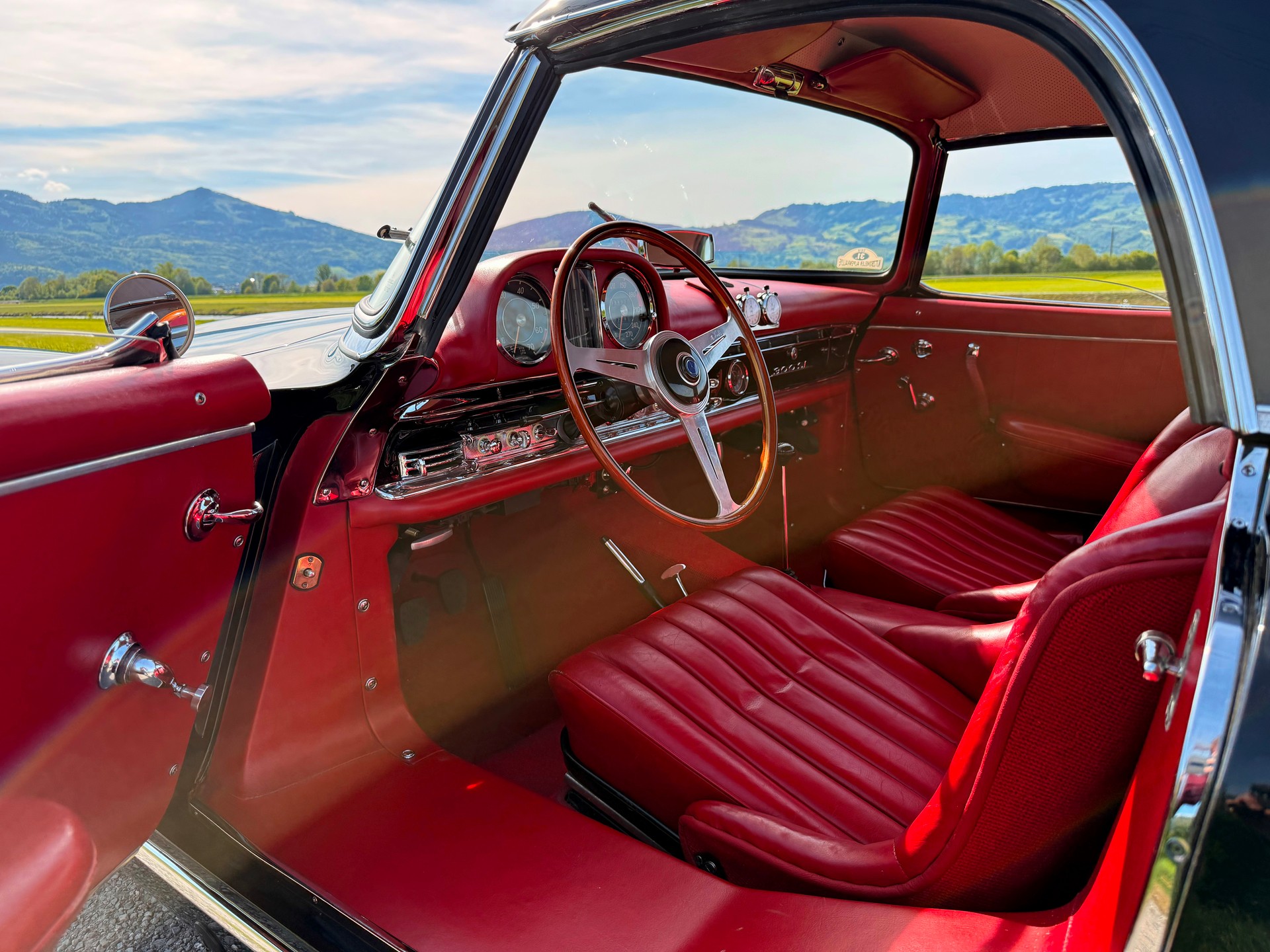 MERCEDES-BENZ 300 SL Roadster-showroom-element-1