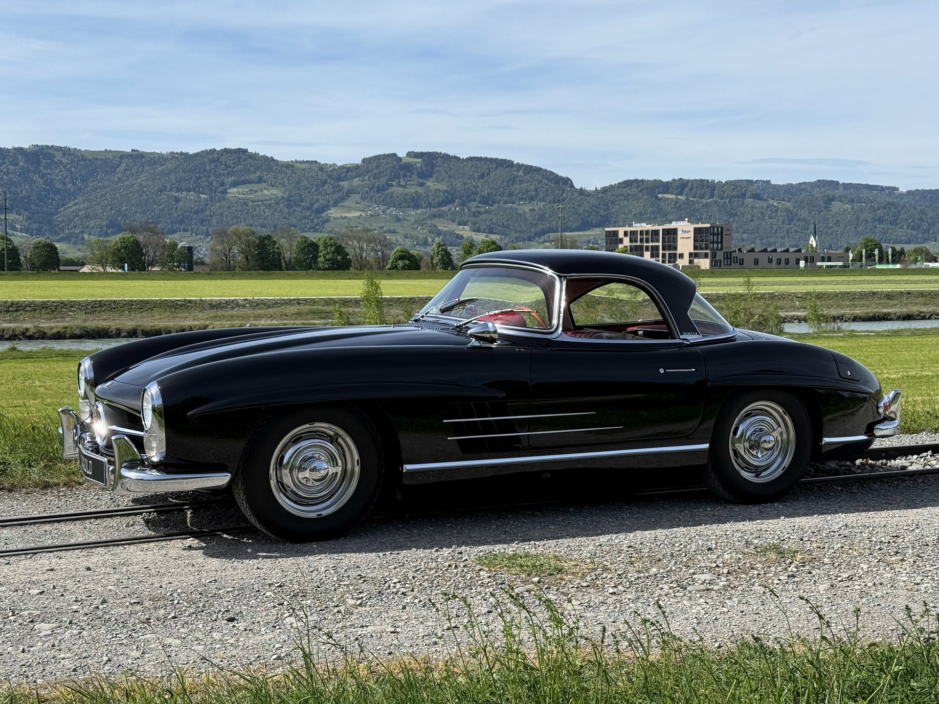 MERCEDES-BENZ 300 SL Roadster-showroom-element-2