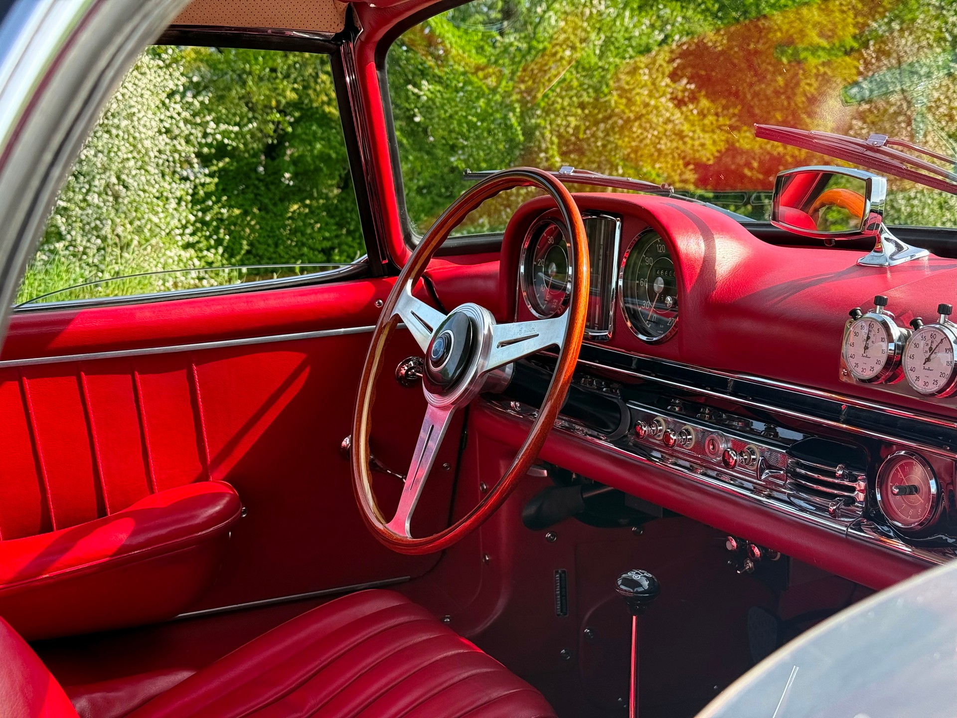 MERCEDES-BENZ 300 SL Roadster-image-9