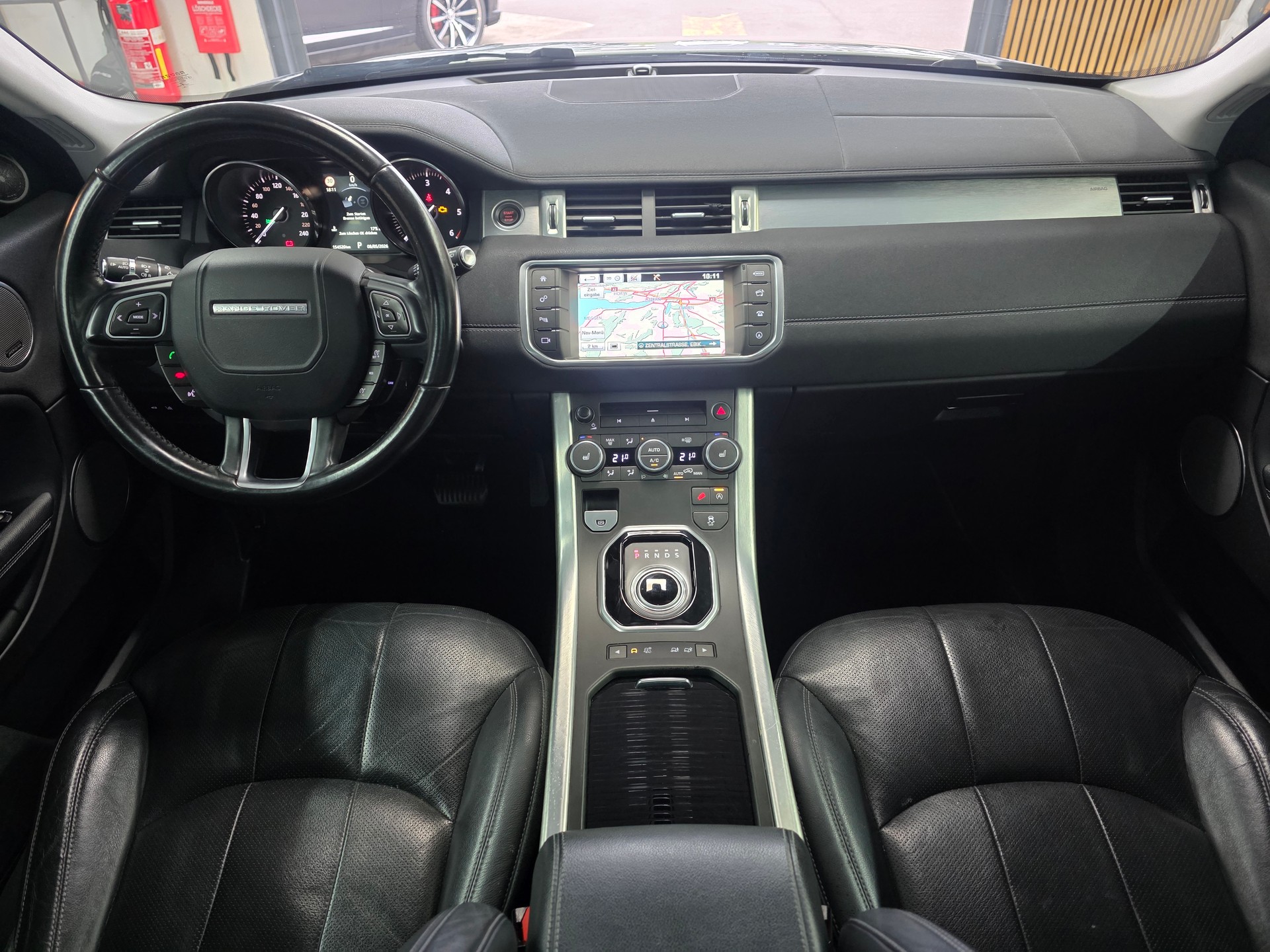 LAND ROVER Range Rover Evoque 2.0 TD4 HSE Dynamic AT9 Fuji White-image-11