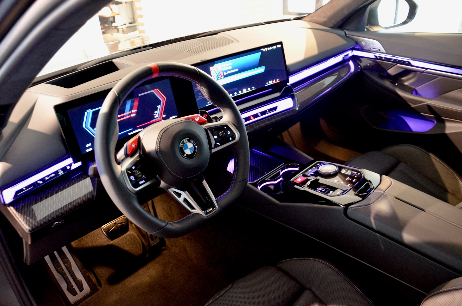 BMW M5 xDrive Touring-image-13